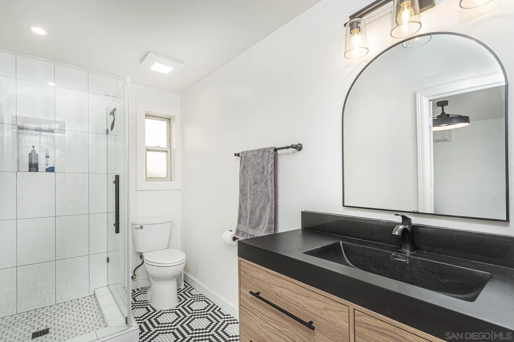 https://cdn.realtyfeed.com/cdn/127/260021300/423828823341767c9b307ef4496c1ac5.webp