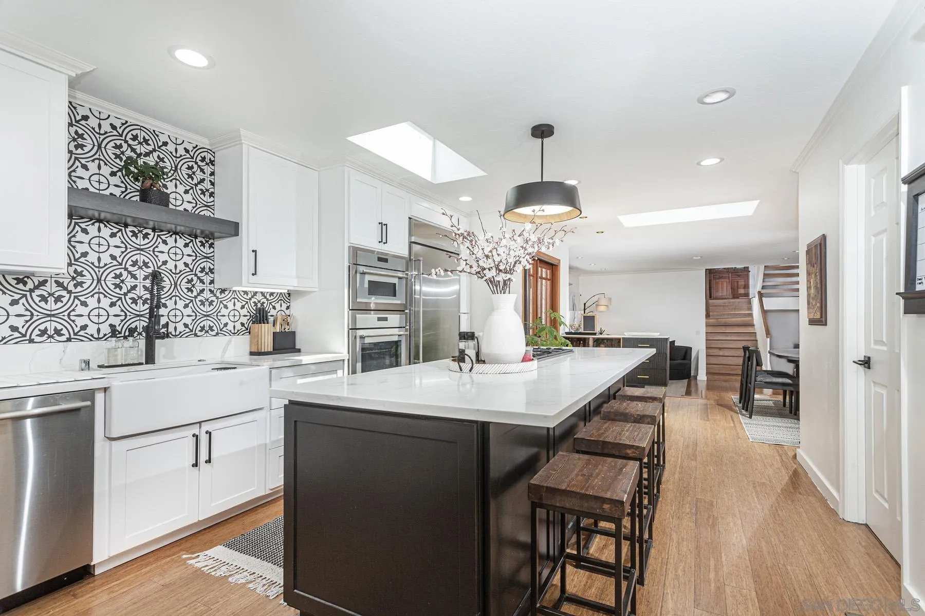 https://cdn.realtyfeed.com/cdn/127/260021300/8f0625971a751f5f24b07b8cf291a261.webp