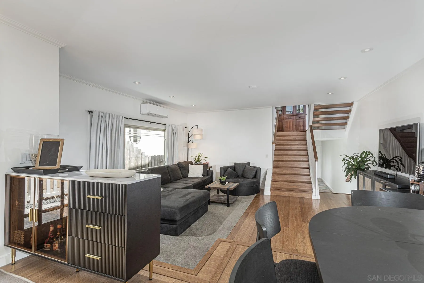 https://cdn.realtyfeed.com/cdn/127/260021300/924df5e5ce08820b53a9e38d22562dd5.webp