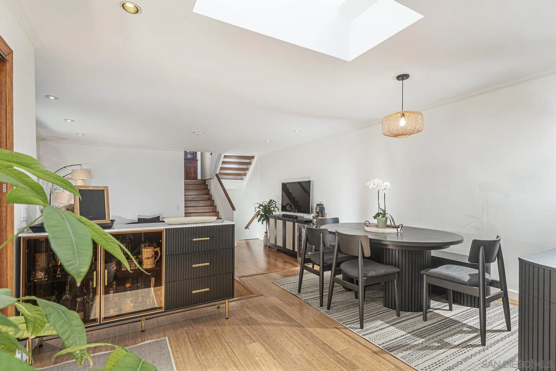https://cdn.realtyfeed.com/cdn/127/260021300/e1be30ef5e9898dac73286040a915c77.webp