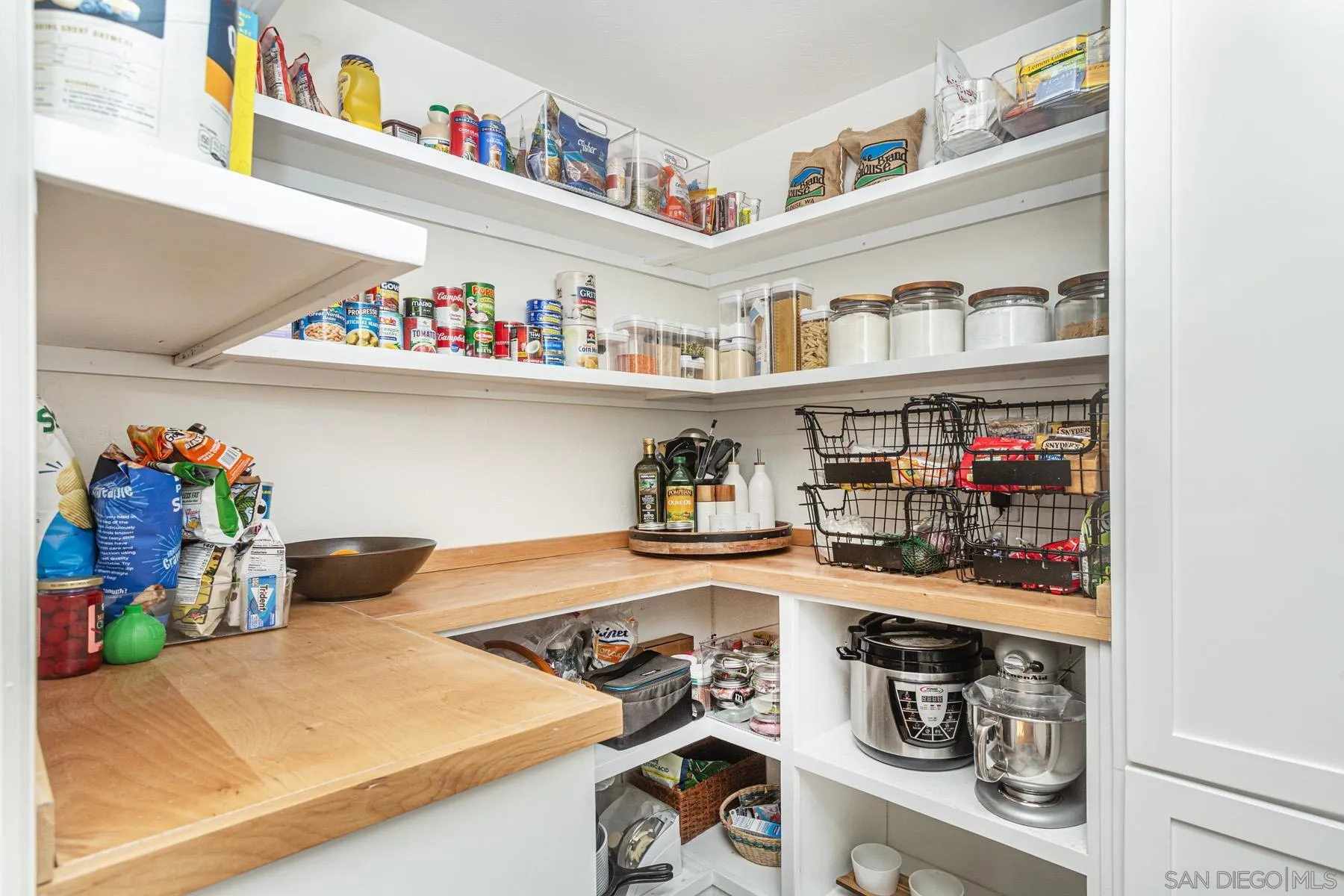 https://cdn.realtyfeed.com/cdn/127/260021300/fc5f3d8a2f083139fd3e44117be1d31e.webp