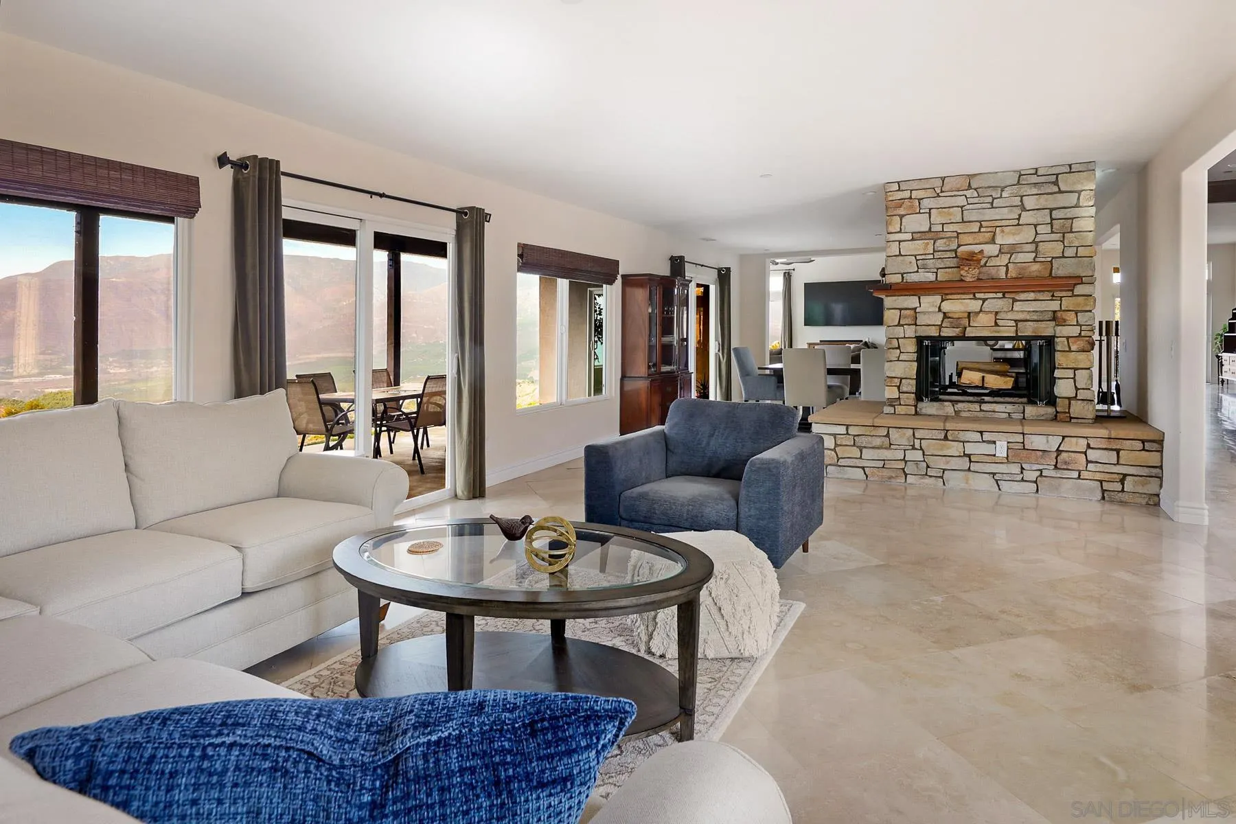 https://cdn.realtyfeed.com/cdn/127/260021302/d3eb8003e847e975fdc15508c667b535.webp