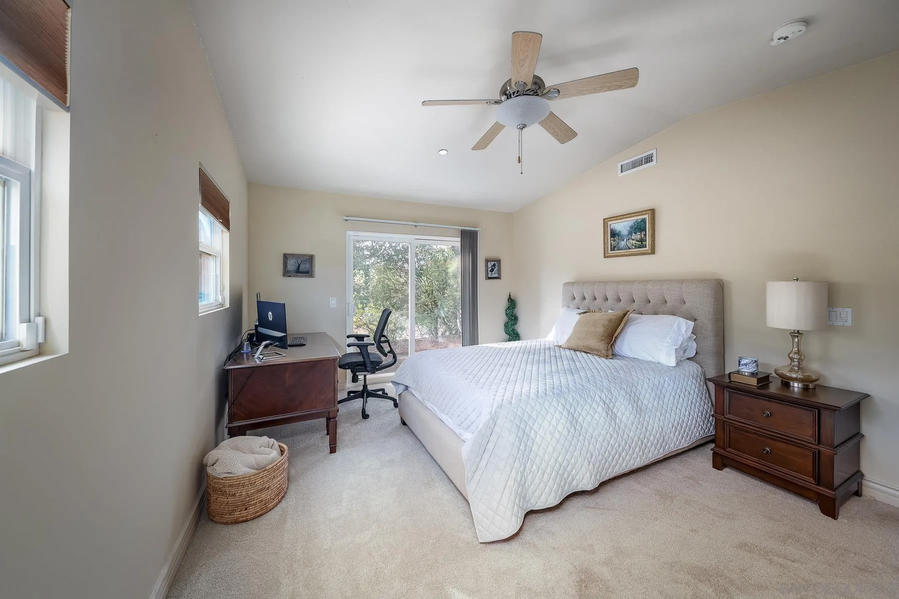 https://cdn.realtyfeed.com/cdn/127/260021302/da460b91a2ed034dcad444544dea4dfb.webp