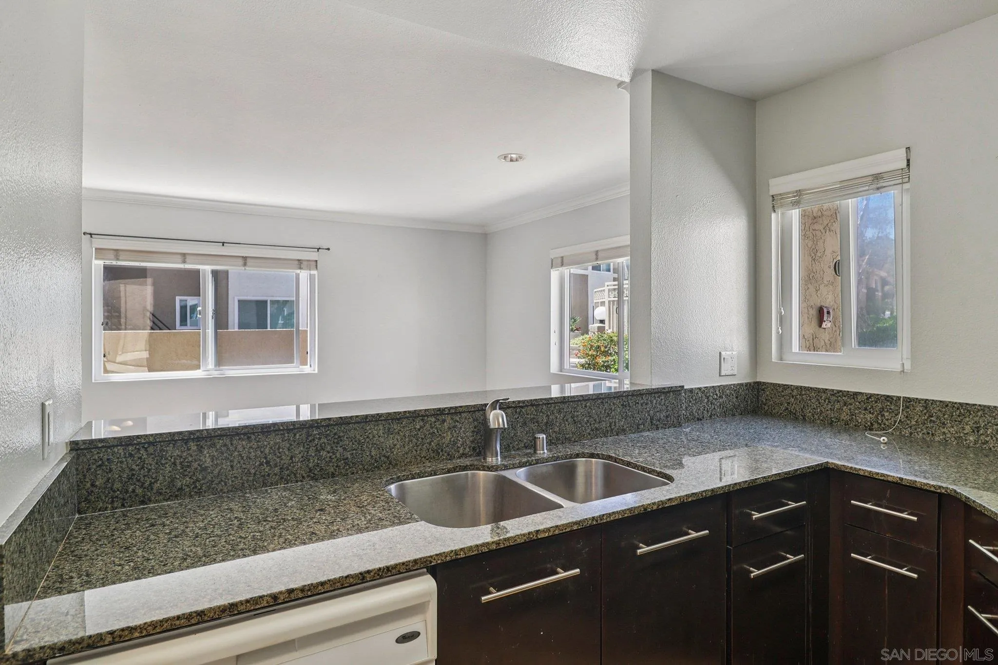 7565 Charmant Dr Unit 505, San Diego, CA 92122 - Photo 3 of 39, San Diego, CA
