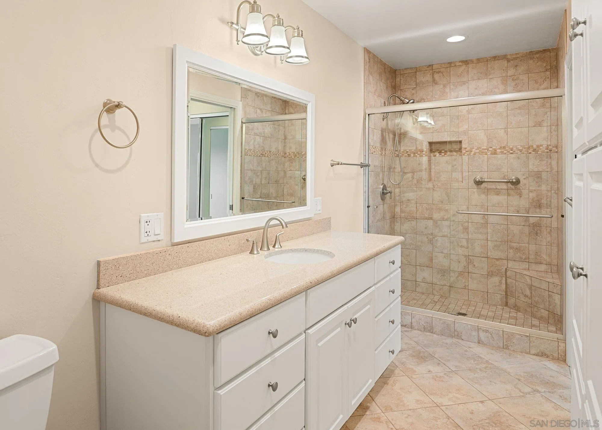 https://cdn.realtyfeed.com/cdn/127/260021305/3d0669491c250404891b93737dec3ace.webp