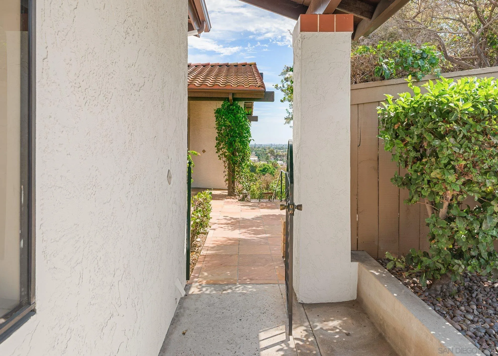 https://cdn.realtyfeed.com/cdn/127/260021305/417c319dc992470433cc254d77120df5.webp