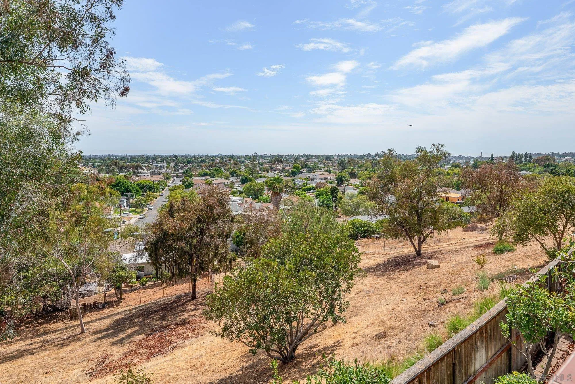 https://cdn.realtyfeed.com/cdn/127/260021305/619ab4f1ae884d0212b350b9c92cbfff.webp