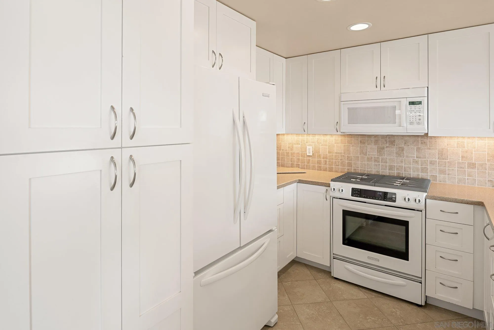 https://cdn.realtyfeed.com/cdn/127/260021305/6c991188472025cd00328ab13d6e11e3.webp