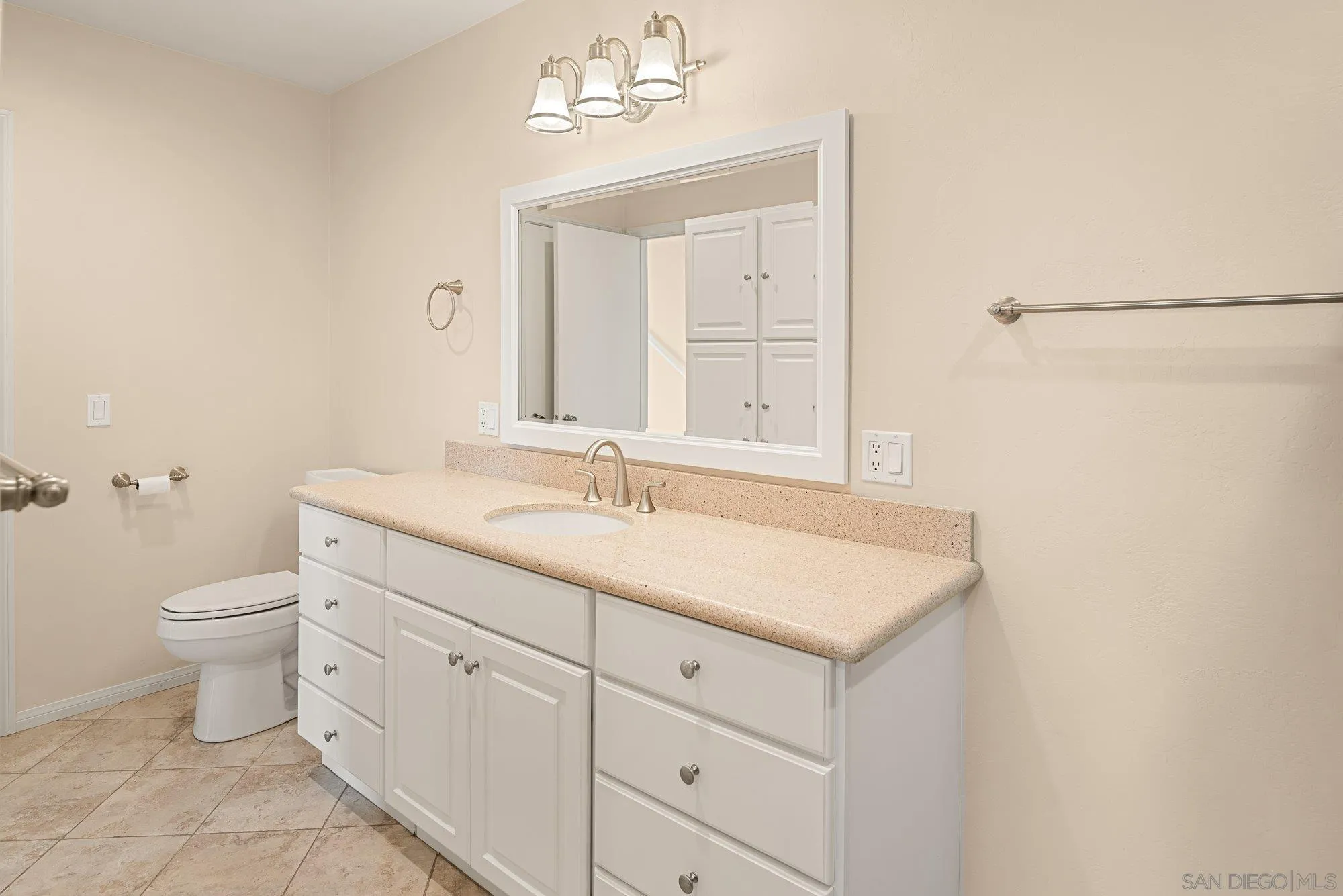 https://cdn.realtyfeed.com/cdn/127/260021305/7e277c4388ec8012ff3fec729a1aed08.webp