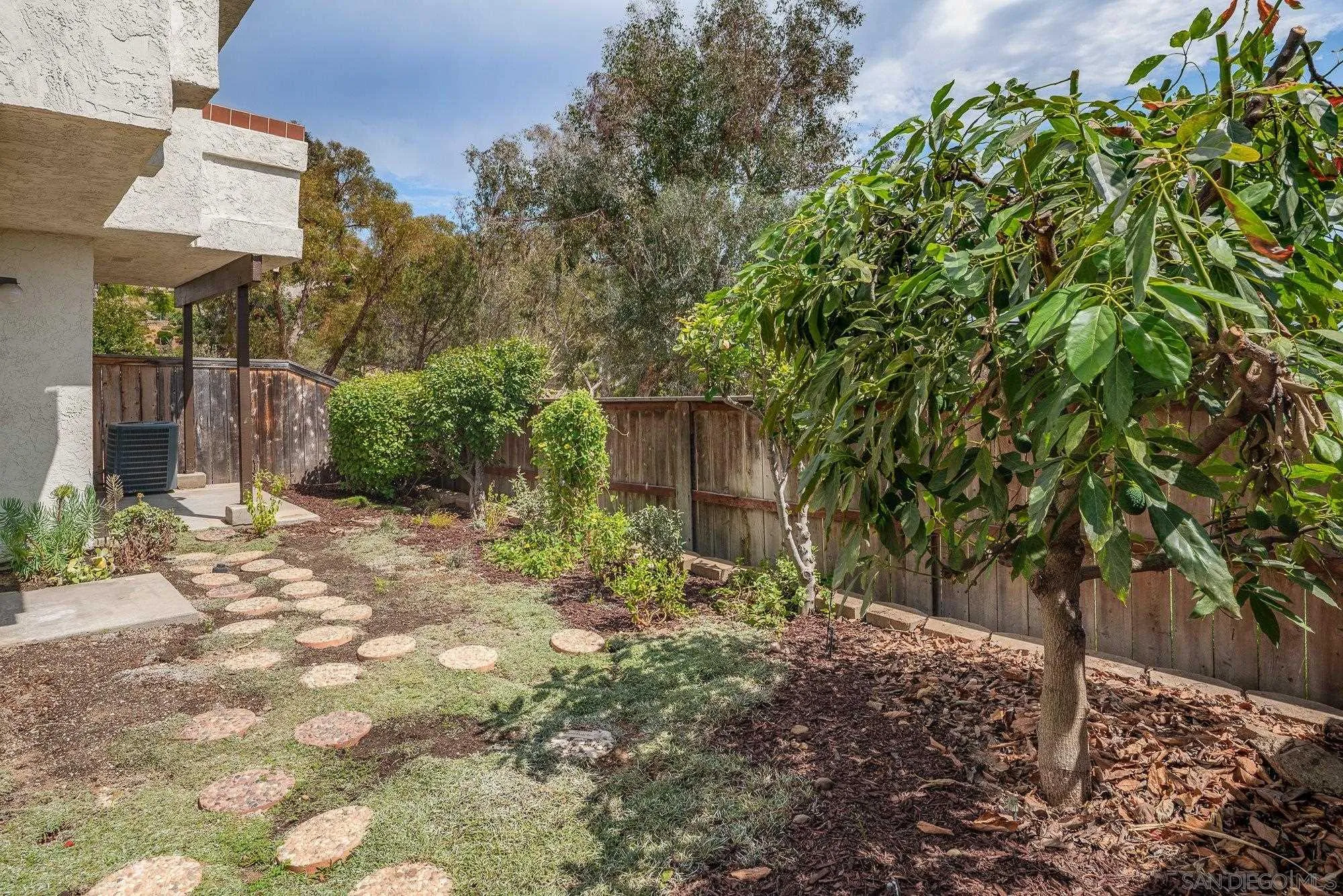 https://cdn.realtyfeed.com/cdn/127/260021305/811595be8566d5ecefbe553dd6bef318.webp