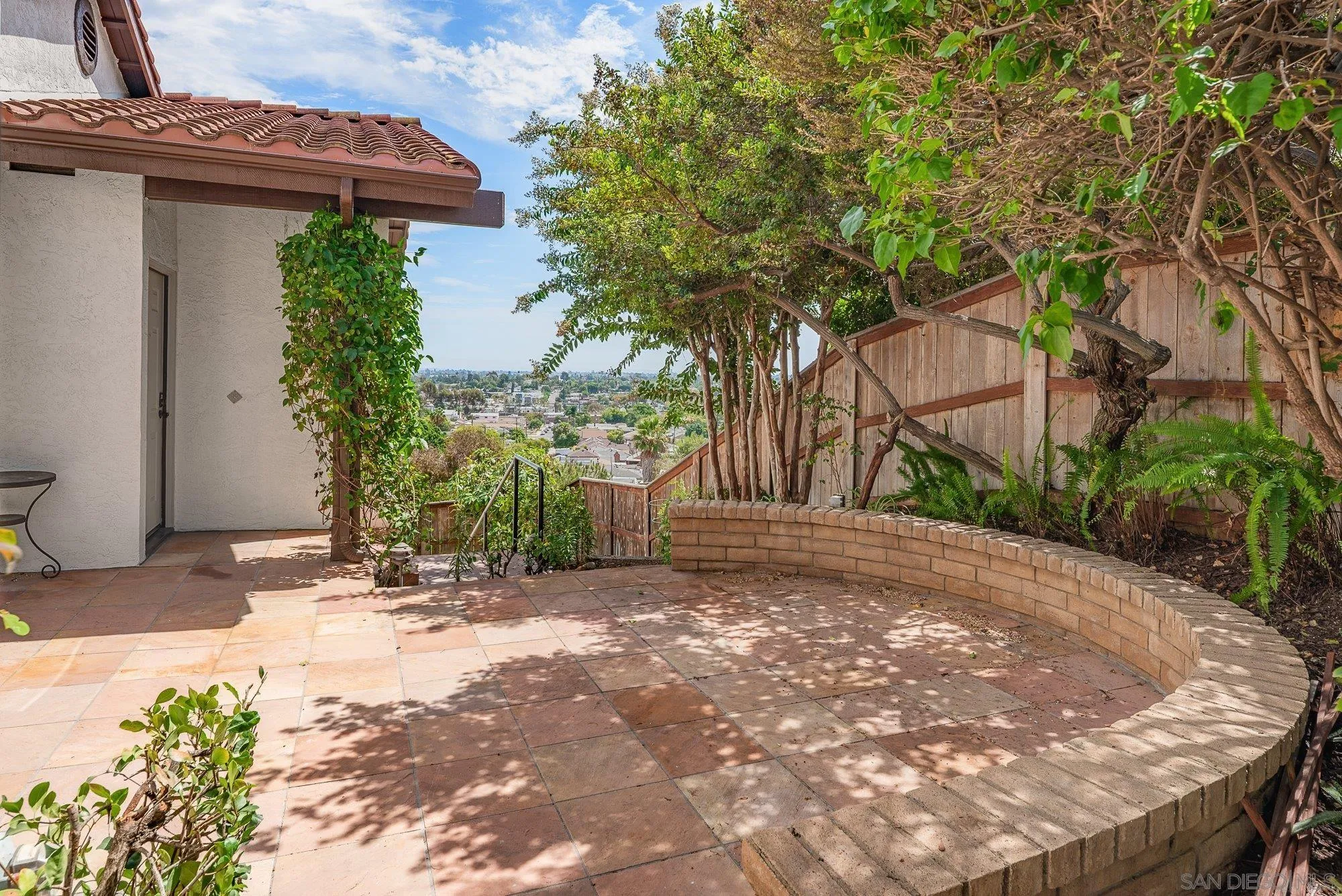 https://cdn.realtyfeed.com/cdn/127/260021305/8abe0cede4b0427e65eb15e18ff79c70.webp