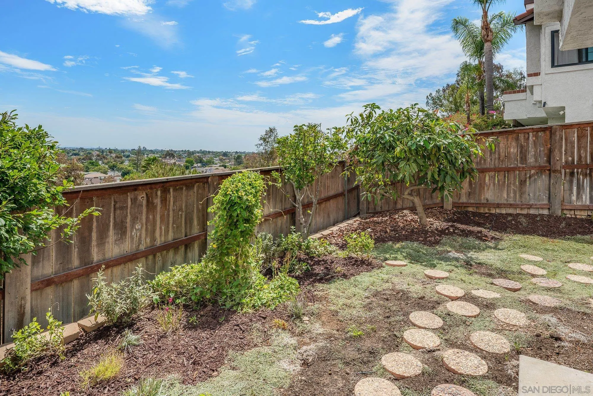 https://cdn.realtyfeed.com/cdn/127/260021305/902e949d1725251ec7ba8e2ea631e606.webp