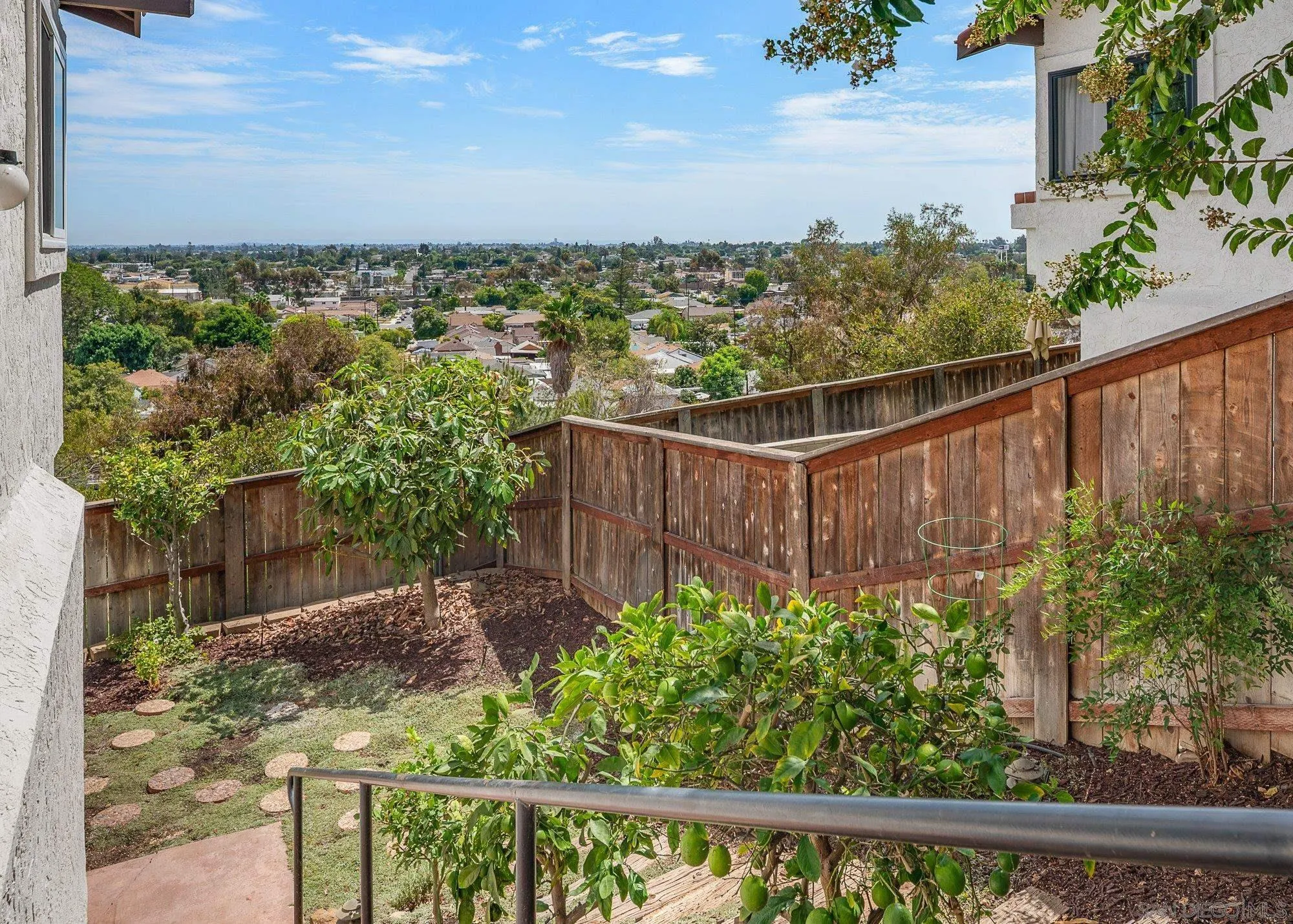 https://cdn.realtyfeed.com/cdn/127/260021305/968b5e7842613e8aee0ccf6db3c6c16b.webp