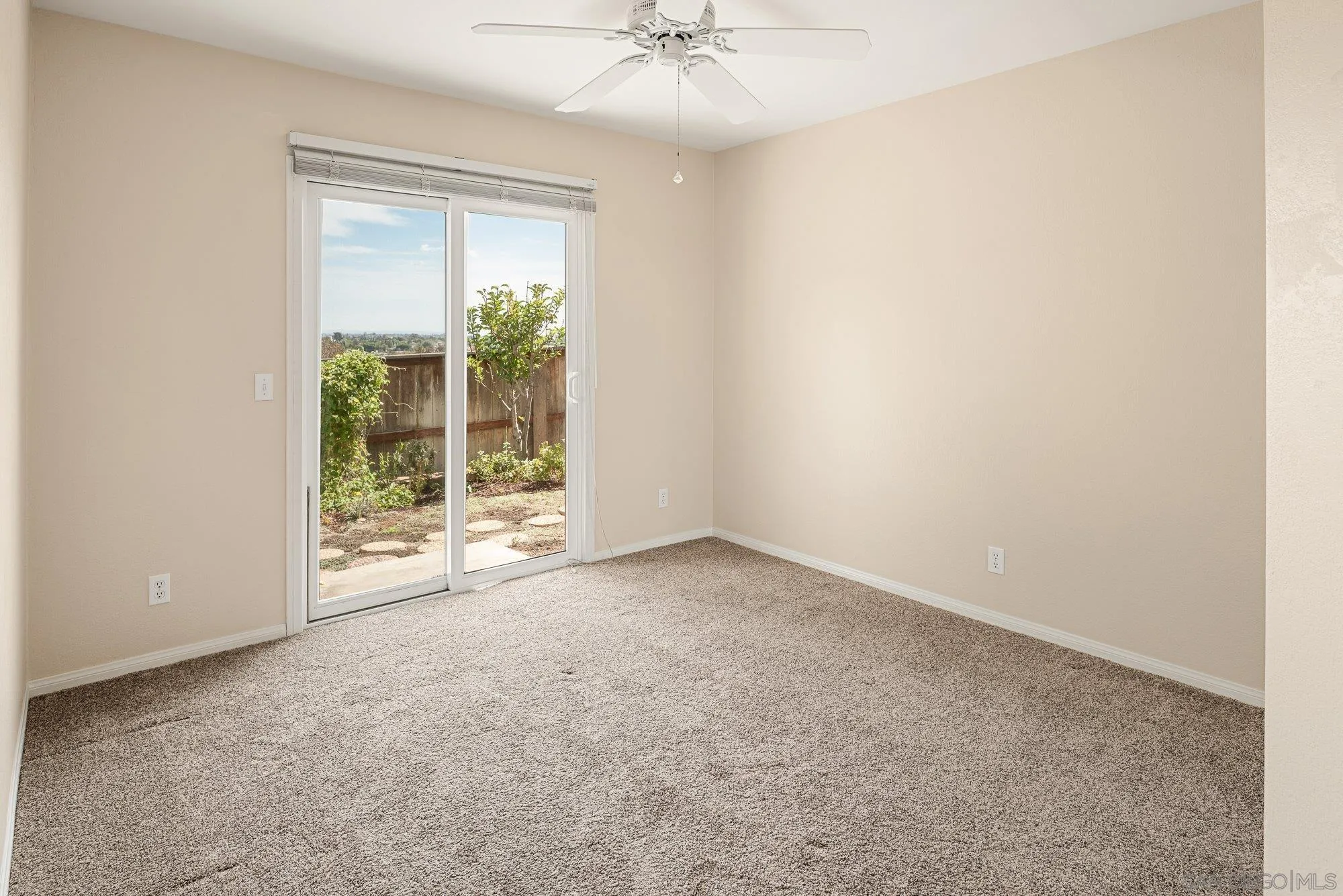 https://cdn.realtyfeed.com/cdn/127/260021305/abb978436b3ab324a64a41f59d04b39f.webp
