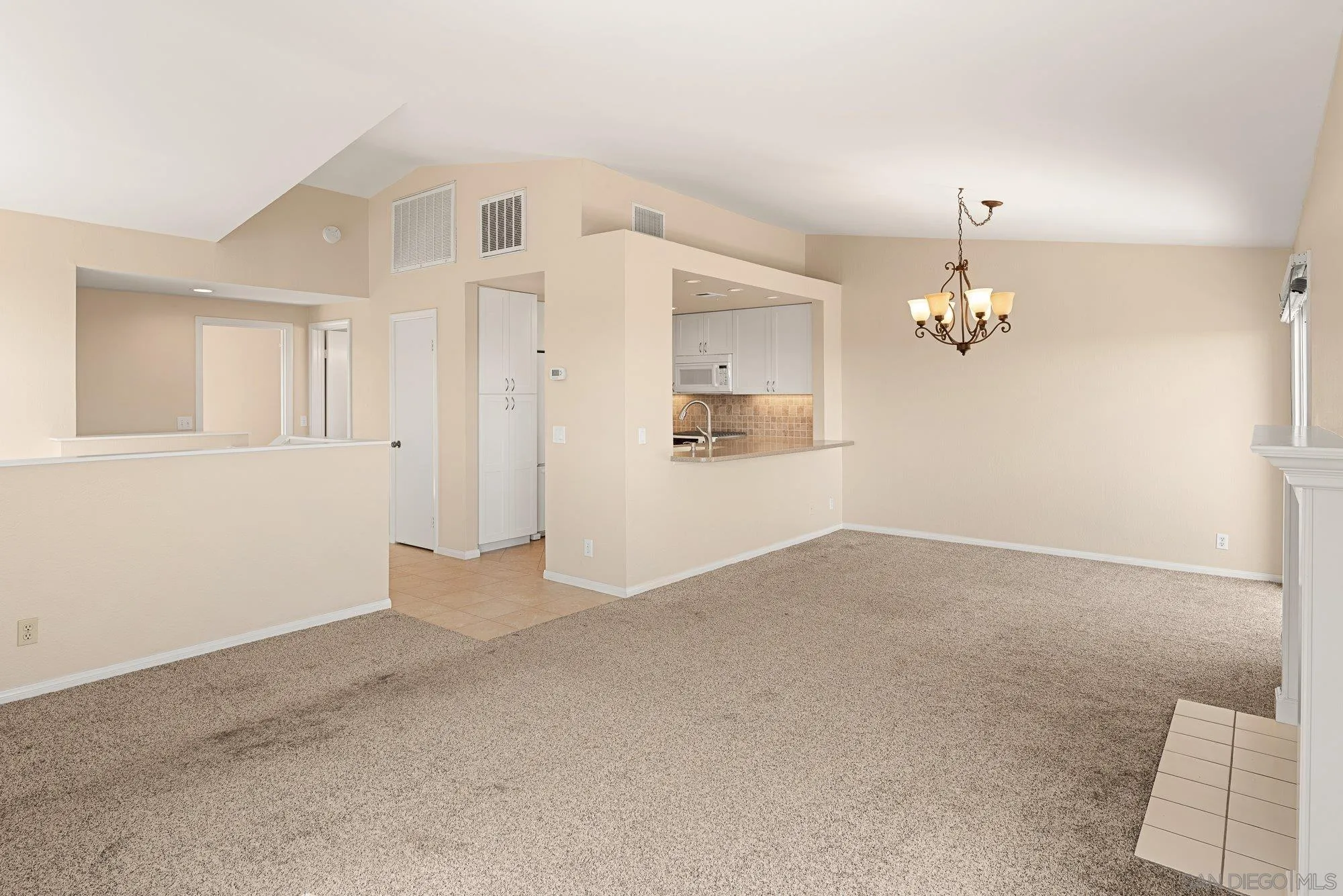 https://cdn.realtyfeed.com/cdn/127/260021305/ea9fc63e73a10ceab12263c2bffa0dff.webp
