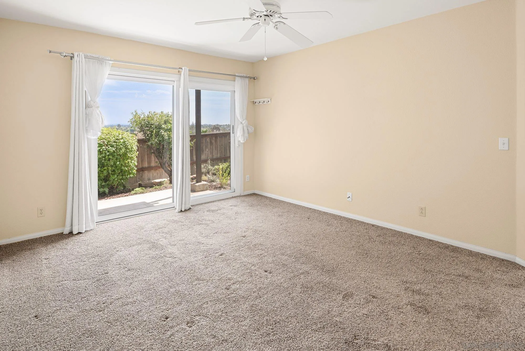 https://cdn.realtyfeed.com/cdn/127/260021305/f3e24f7461b5f72cc99e97ff4fe34c5e.webp