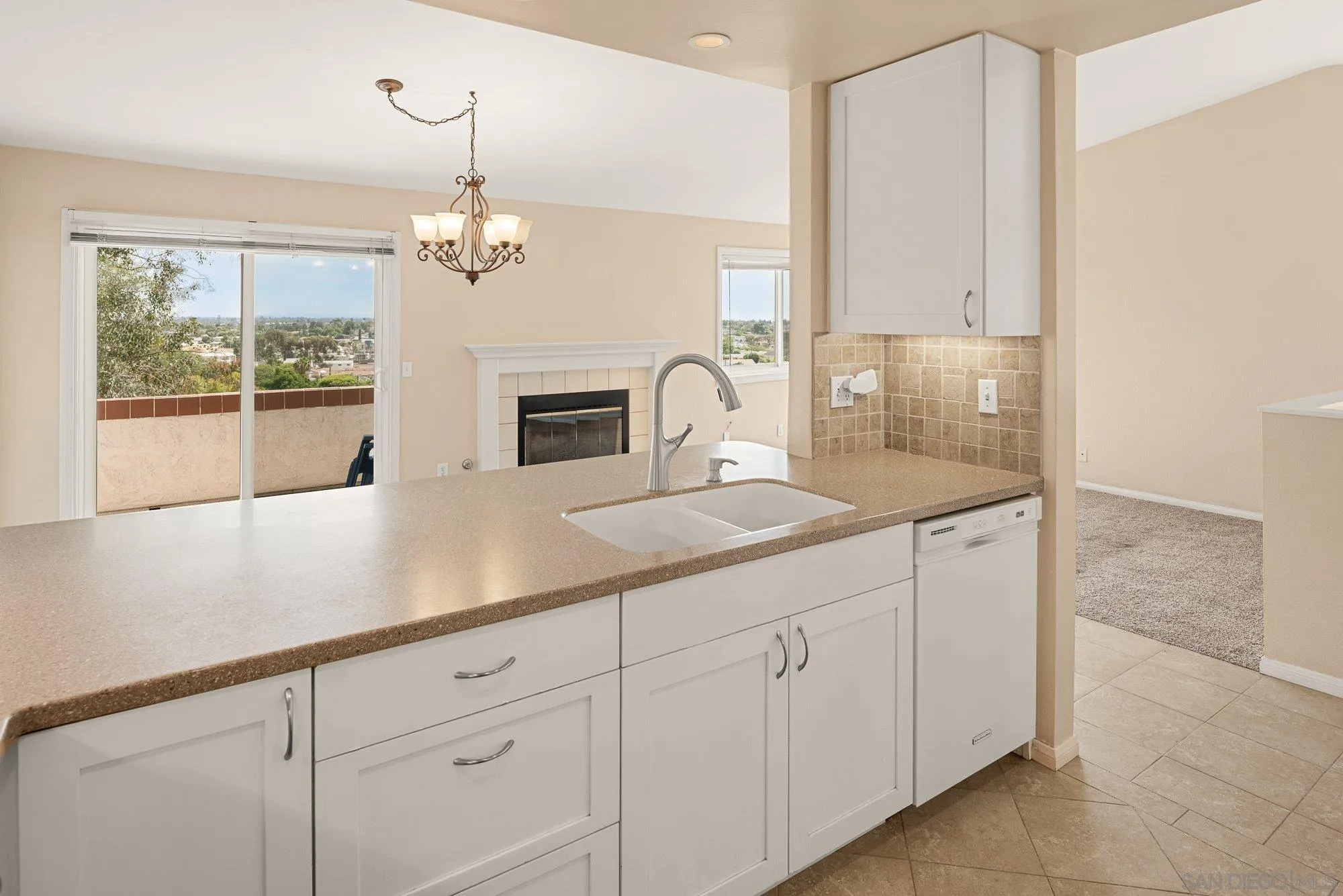 https://cdn.realtyfeed.com/cdn/127/260021305/f46d2f8357d9d9f140ec089846a4c9f9.webp