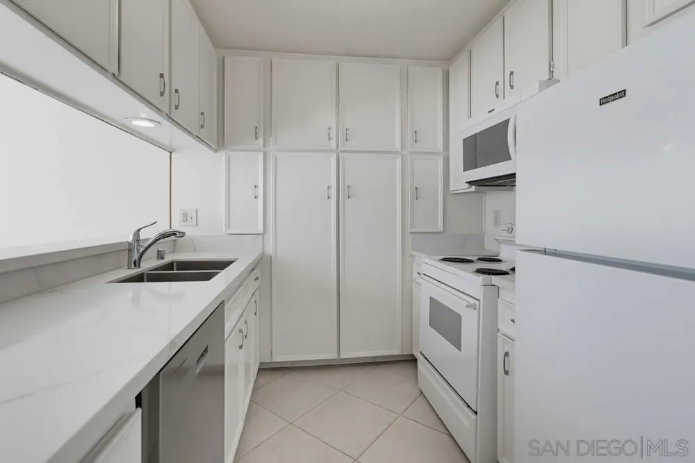 https://cdn.realtyfeed.com/cdn/127/260021311/7eb1f23835670ada05bca1d20b513550.webp