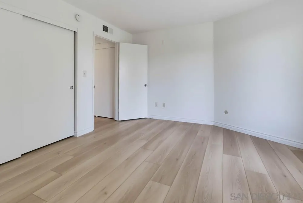 https://cdn.realtyfeed.com/cdn/127/260021311/80f1e366595d4ded19bc3dad7ee9fa1d.webp