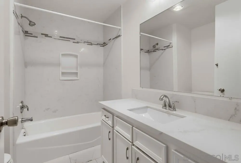 https://cdn.realtyfeed.com/cdn/127/260021311/ad0f80ade4864c4eaa5fa2be563efb06.webp