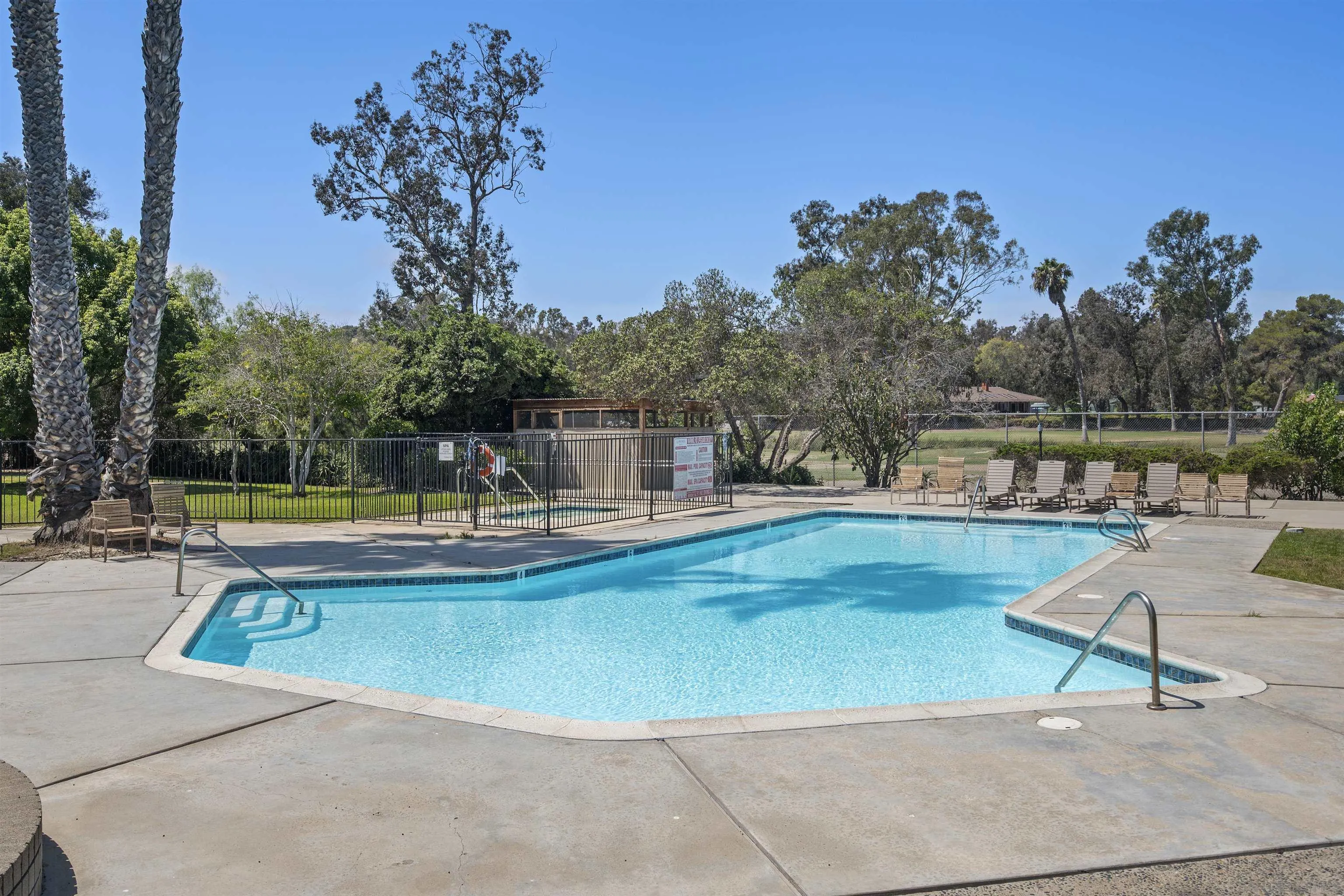 https://cdn.realtyfeed.com/cdn/127/260021313/2f8e18a751849c12b00a2ba4dec34042.webp