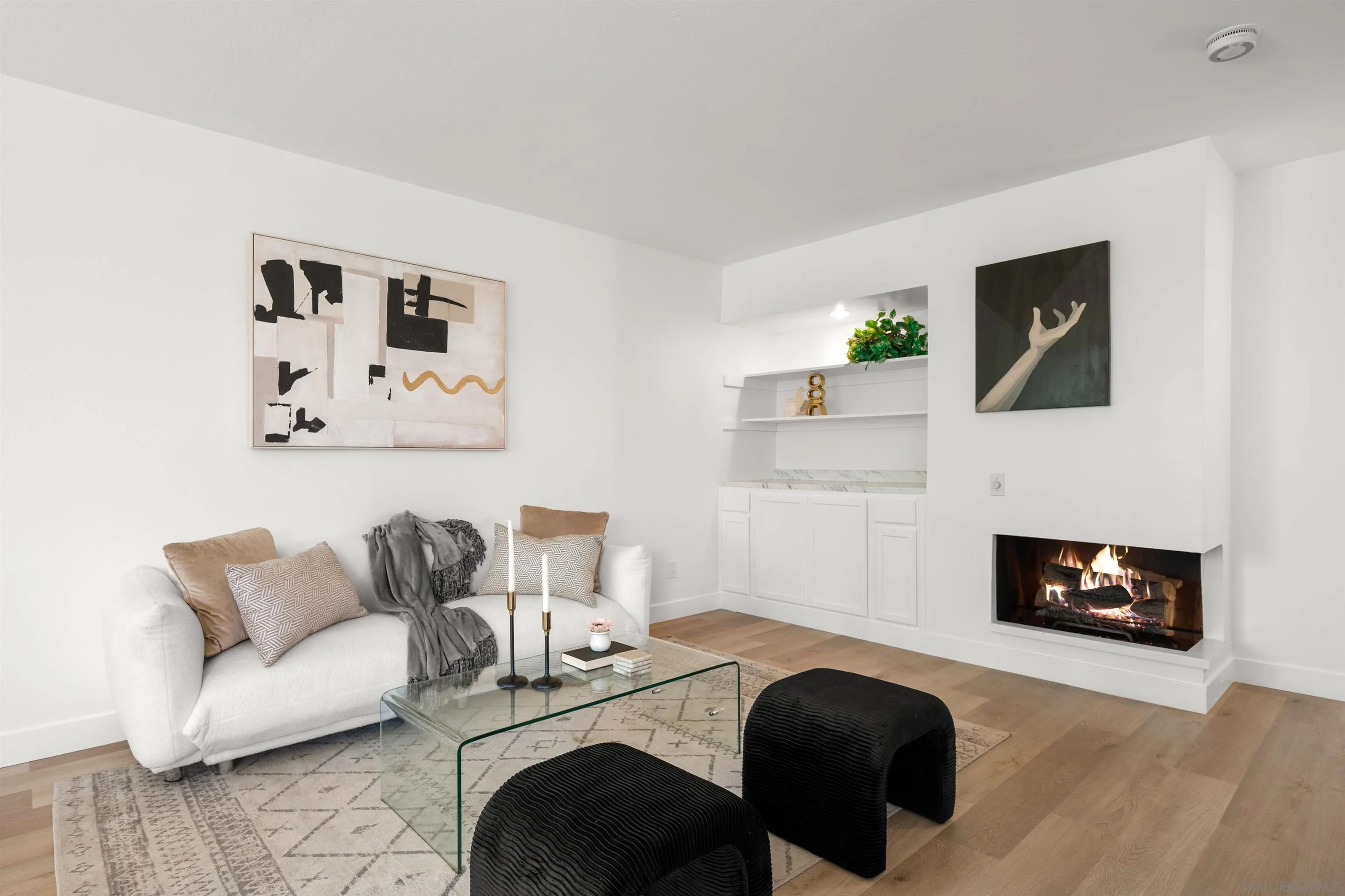 https://cdn.realtyfeed.com/cdn/127/260021313/b071e9f2055ccc116bb32b8f6dd759d2.webp