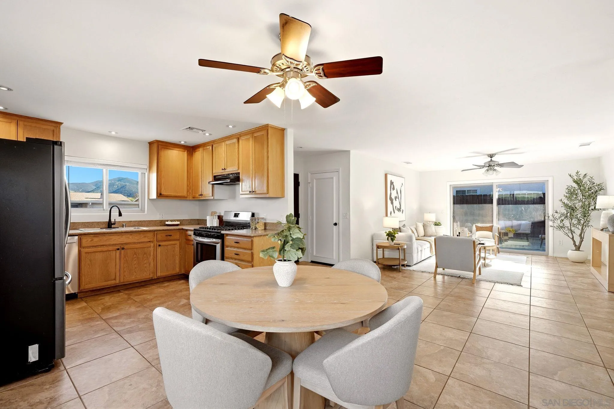 https://cdn.realtyfeed.com/cdn/127/260021315/8b966eac08a9dbb566b0e9dac8cd8d4b.webp