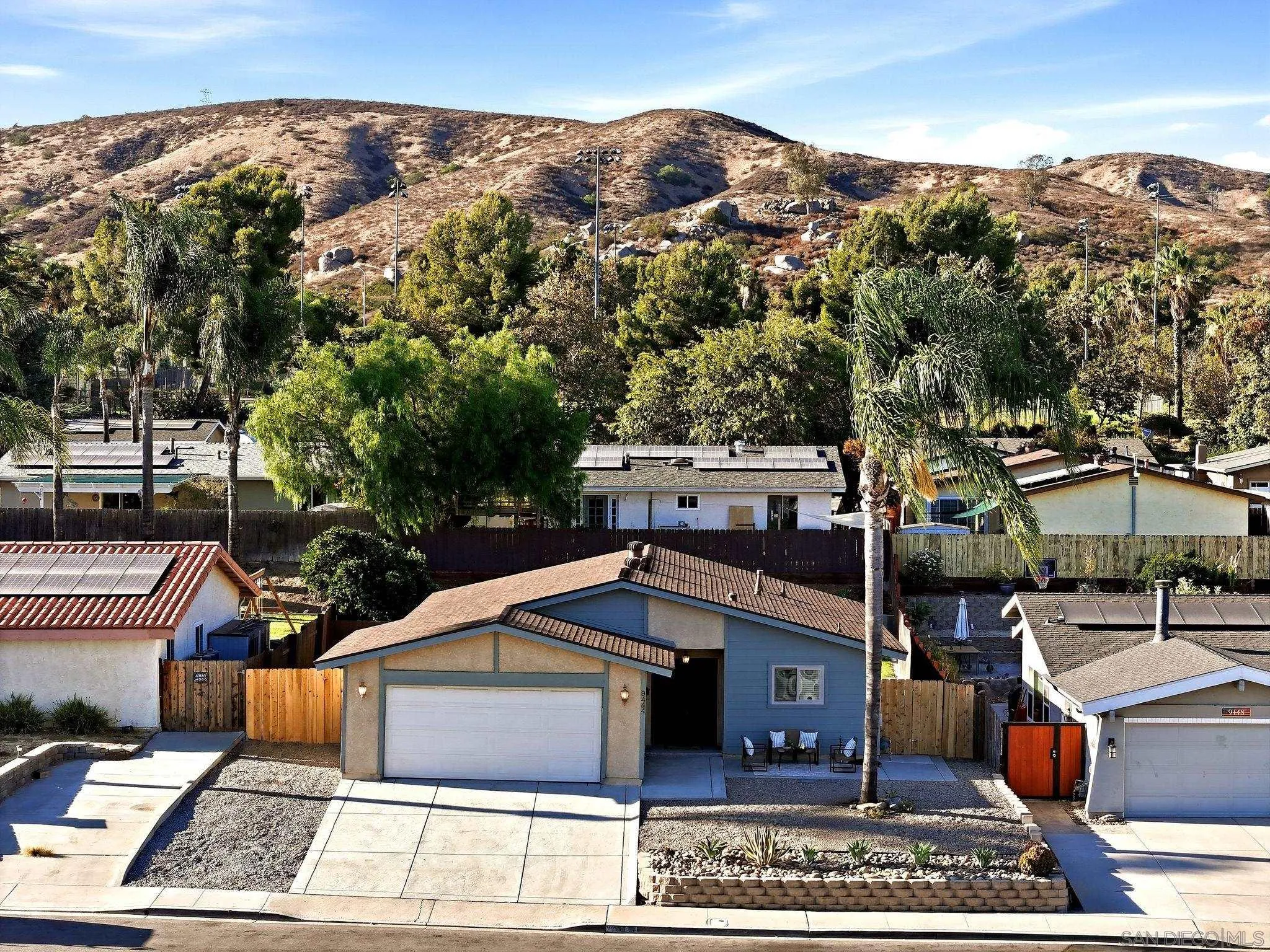 https://cdn.realtyfeed.com/cdn/127/260021315/ece033ee066a20d5a218e98ce18b6a80.webp