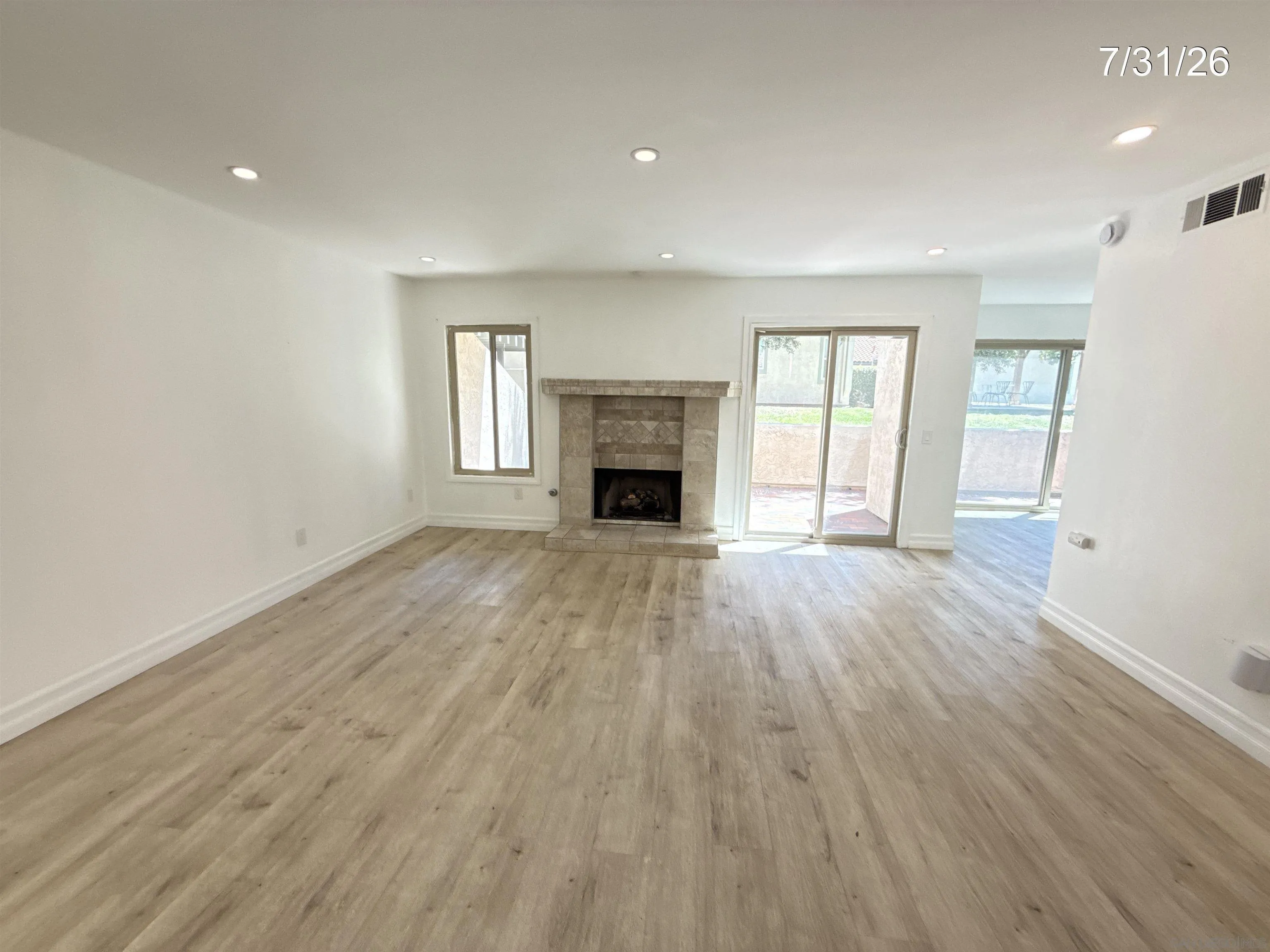 https://cdn.realtyfeed.com/cdn/127/260021318/210f7716c20d1f94e7df49b937c075bb.webp