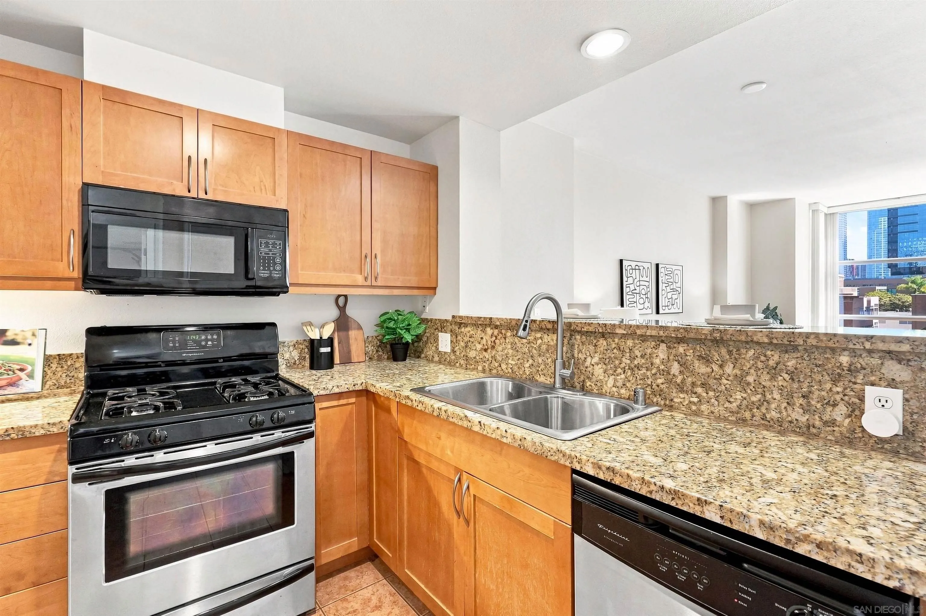 https://cdn.realtyfeed.com/cdn/127/260021321/19b94fde2d4f7820fdc6ac605fae9cfd.webp