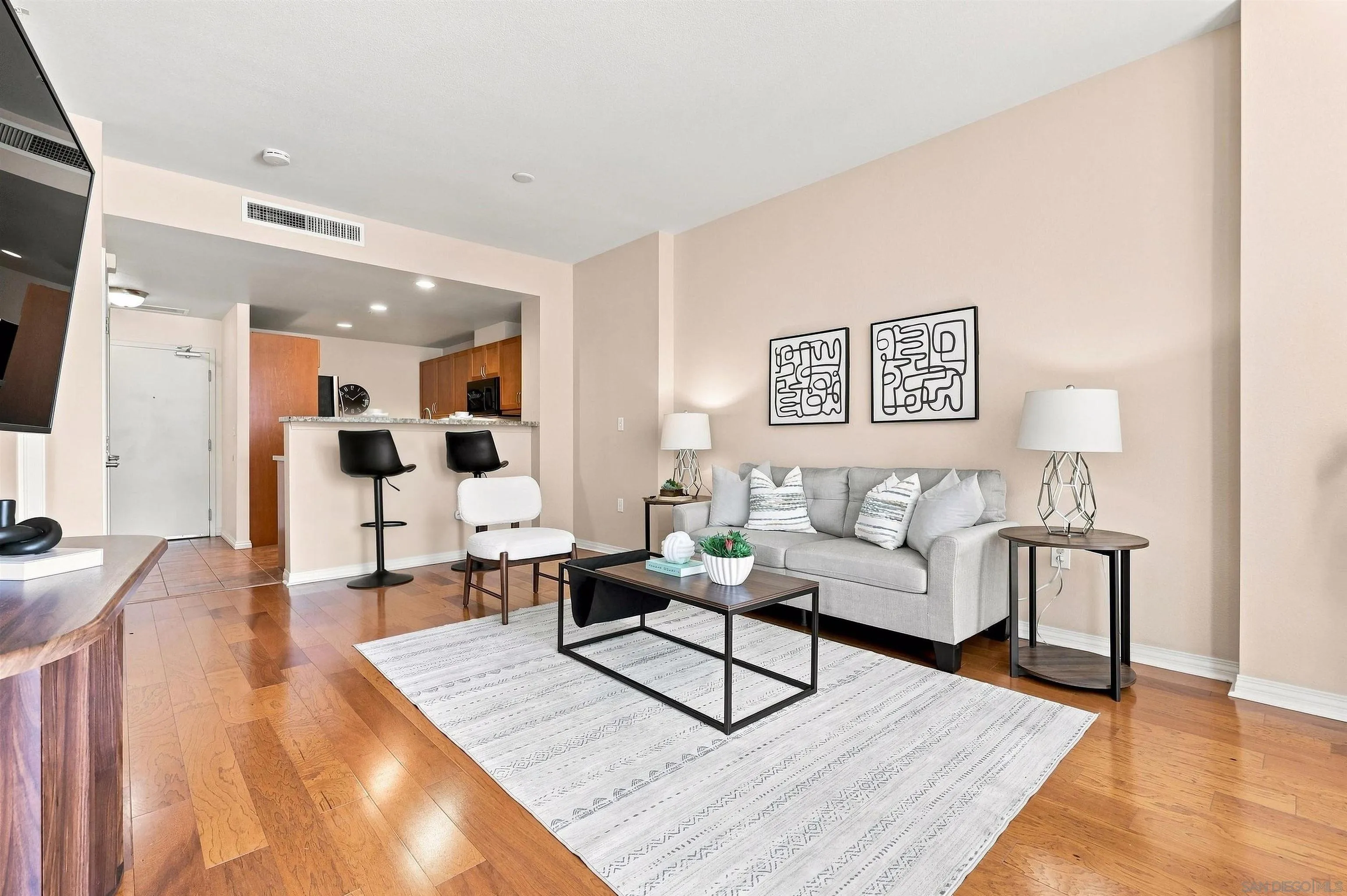 https://cdn.realtyfeed.com/cdn/127/260021321/4ca289cb95bee3cb5f19020e287e9df3.webp
