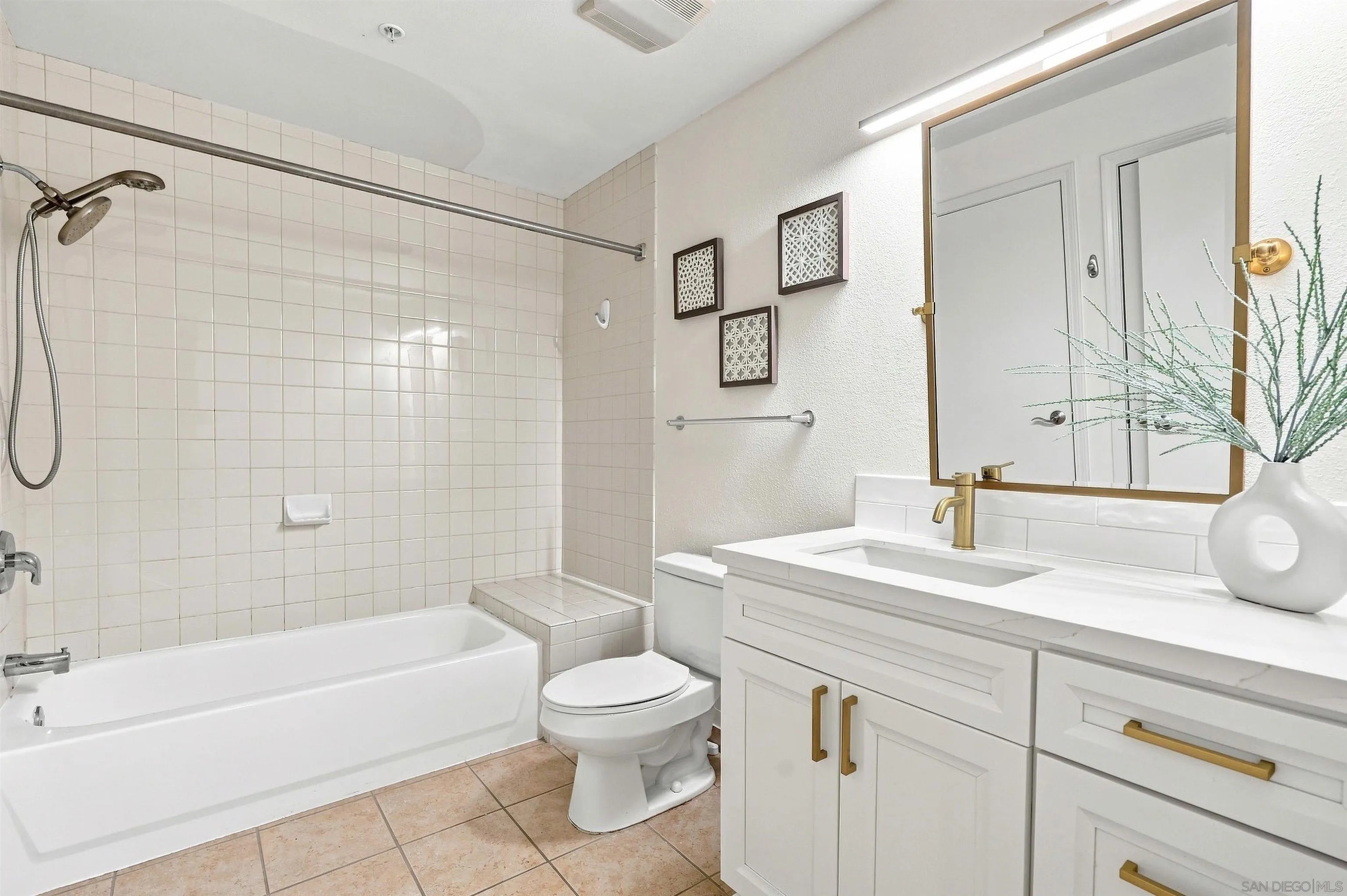 https://cdn.realtyfeed.com/cdn/127/260021321/716dde2aa1cbed50015ee5ccd8afaef6.webp