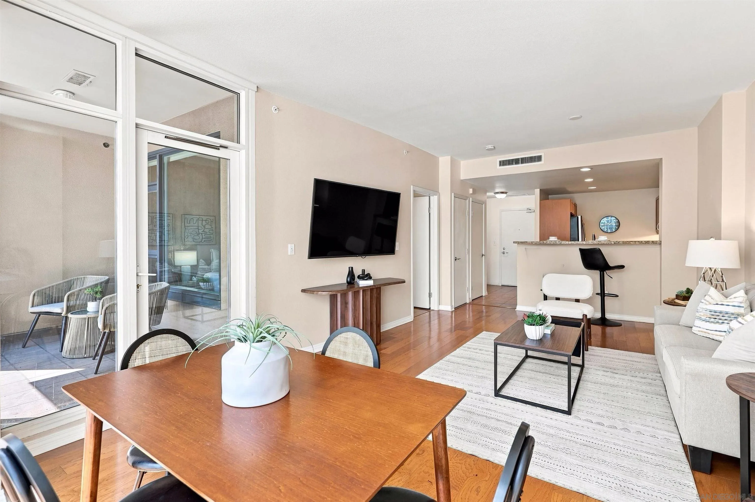 https://cdn.realtyfeed.com/cdn/127/260021321/8bdb0aa847ece0f1e547a2553c26257f.webp
