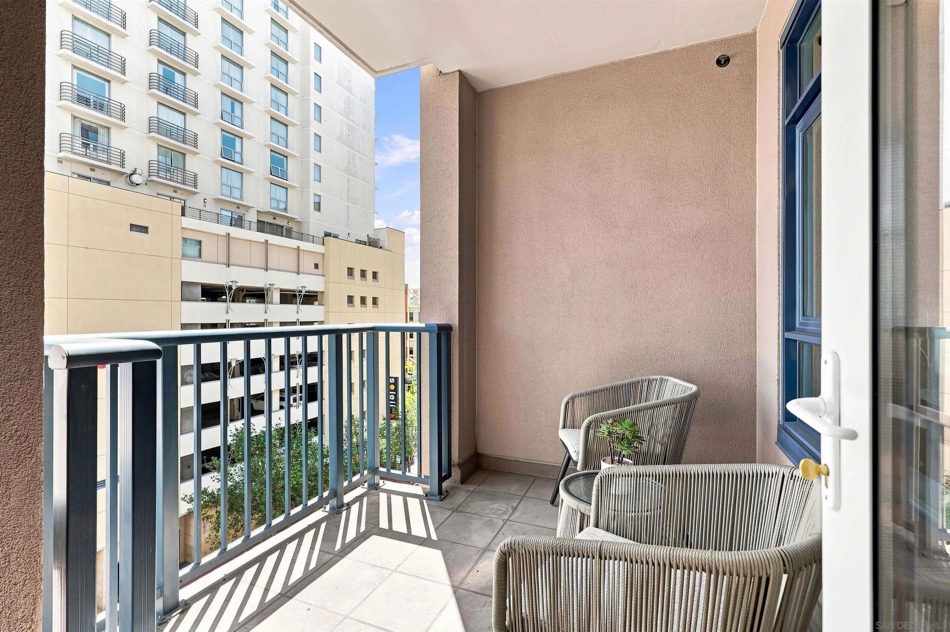 https://cdn.realtyfeed.com/cdn/127/260021321/e3bb6615ab60fa12a7390788a7f37a1c.webp