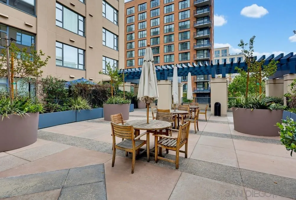 https://cdn.realtyfeed.com/cdn/127/260021321/ed2005479a324e4c293e5c548299ad4e.webp