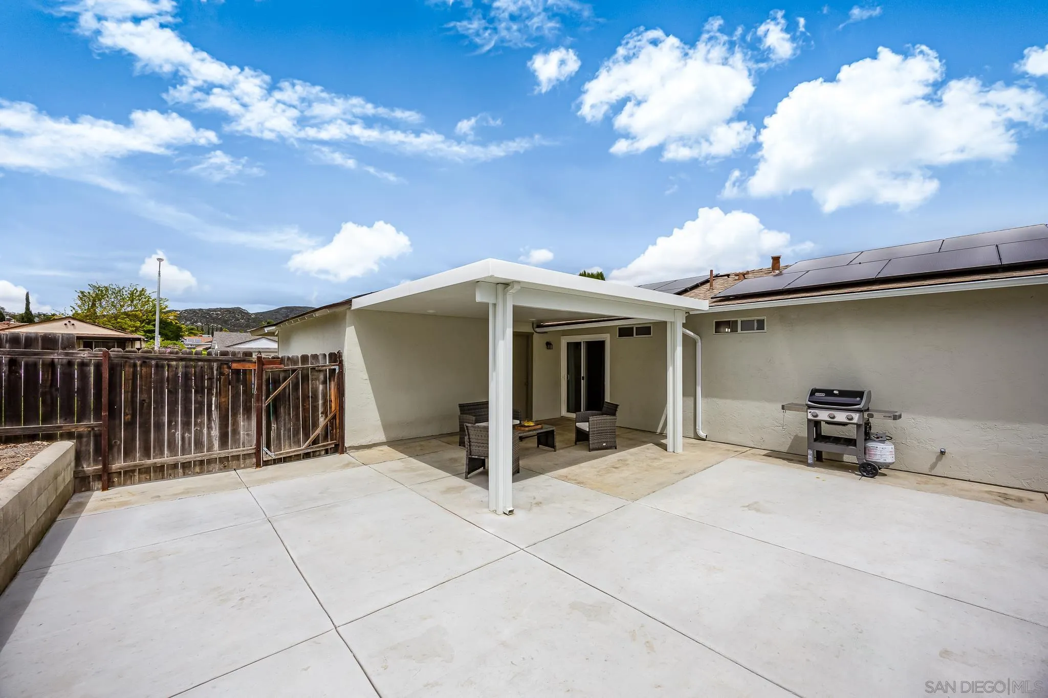 https://cdn.realtyfeed.com/cdn/127/260021322/e98c46f749b21ba1de030cf81de6cf62.webp