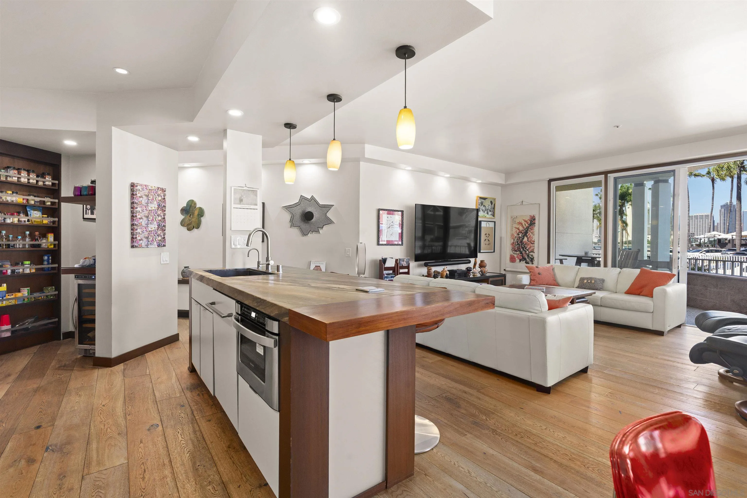 https://cdn.realtyfeed.com/cdn/127/260021323/0c65c28b714b766418151ef274a932f7.webp