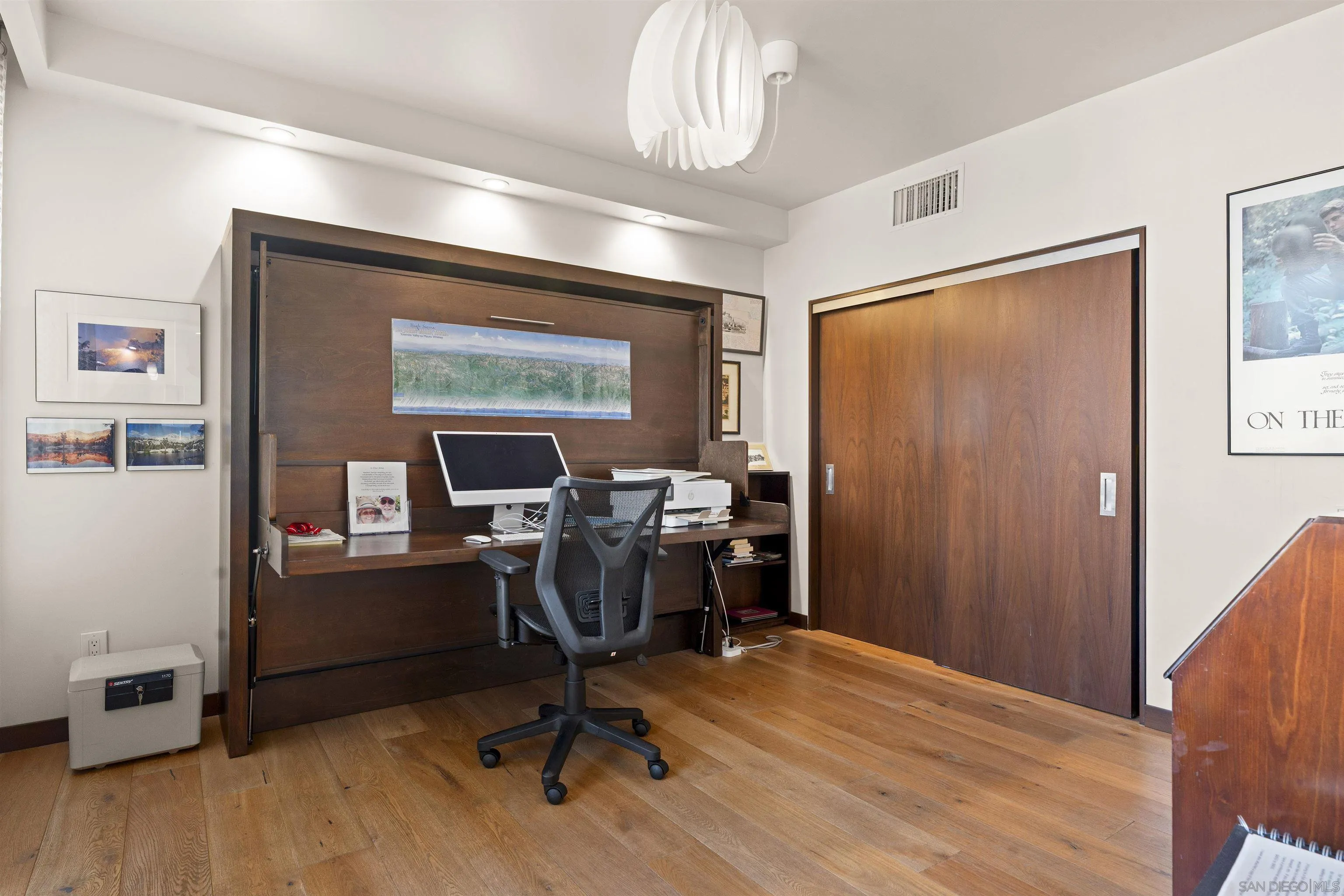 https://cdn.realtyfeed.com/cdn/127/260021323/b8dd9952ad5c61143b31d2450f546c5d.webp