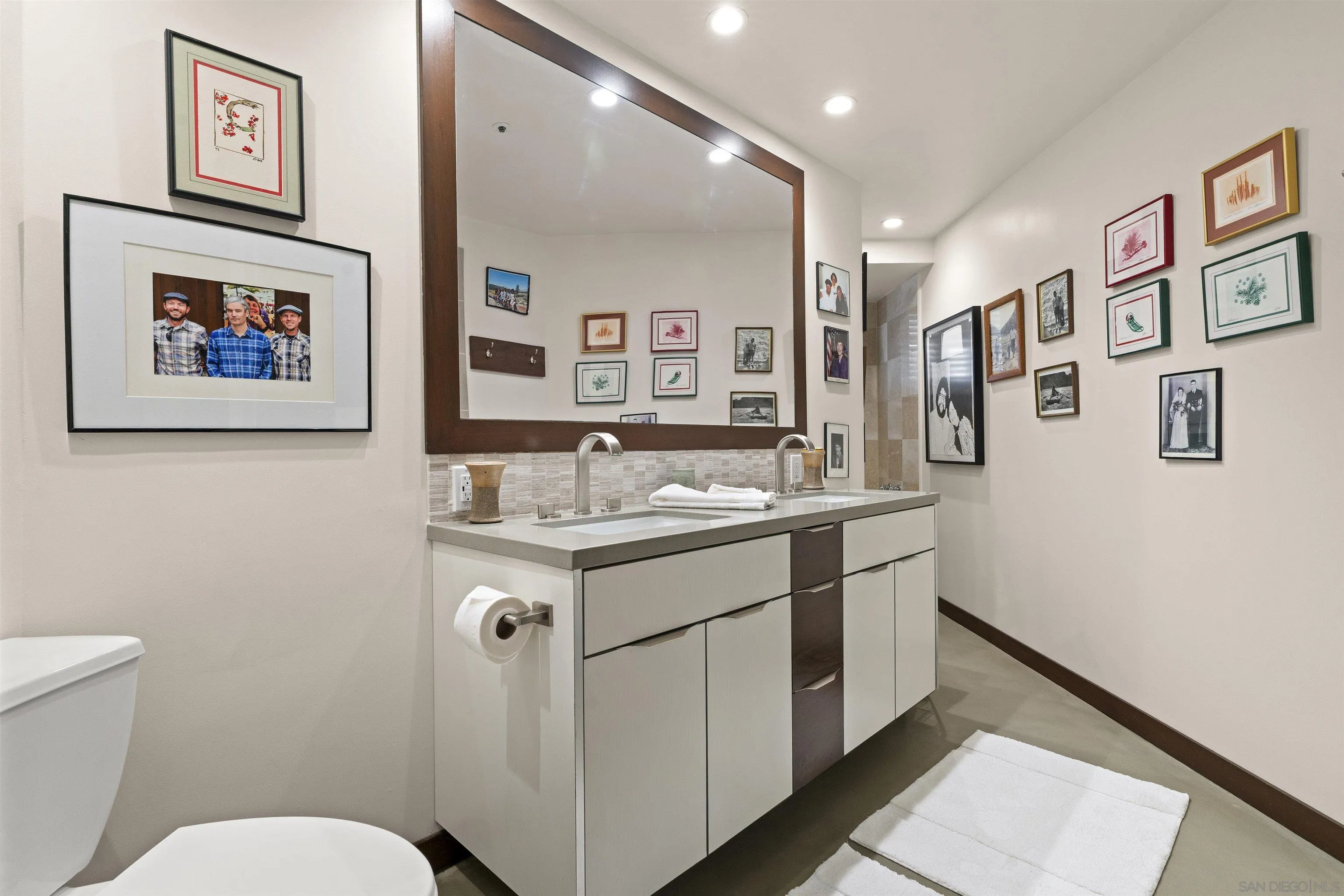 https://cdn.realtyfeed.com/cdn/127/260021323/ce6a8a68f077049597e9f86e948ee7c3.webp