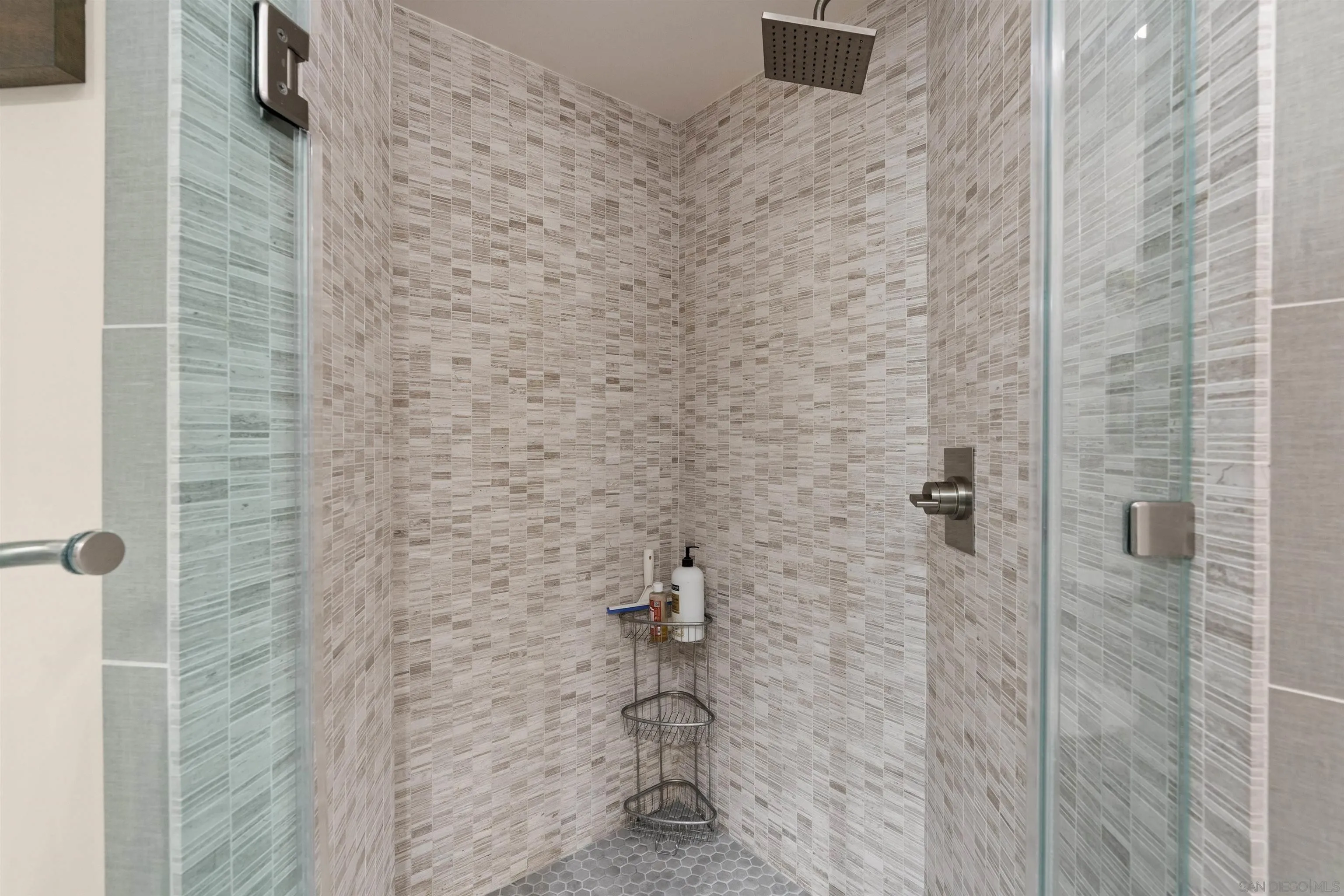 https://cdn.realtyfeed.com/cdn/127/260021323/ebc6f5cbde2a25bc8ba99579a9a44492.webp