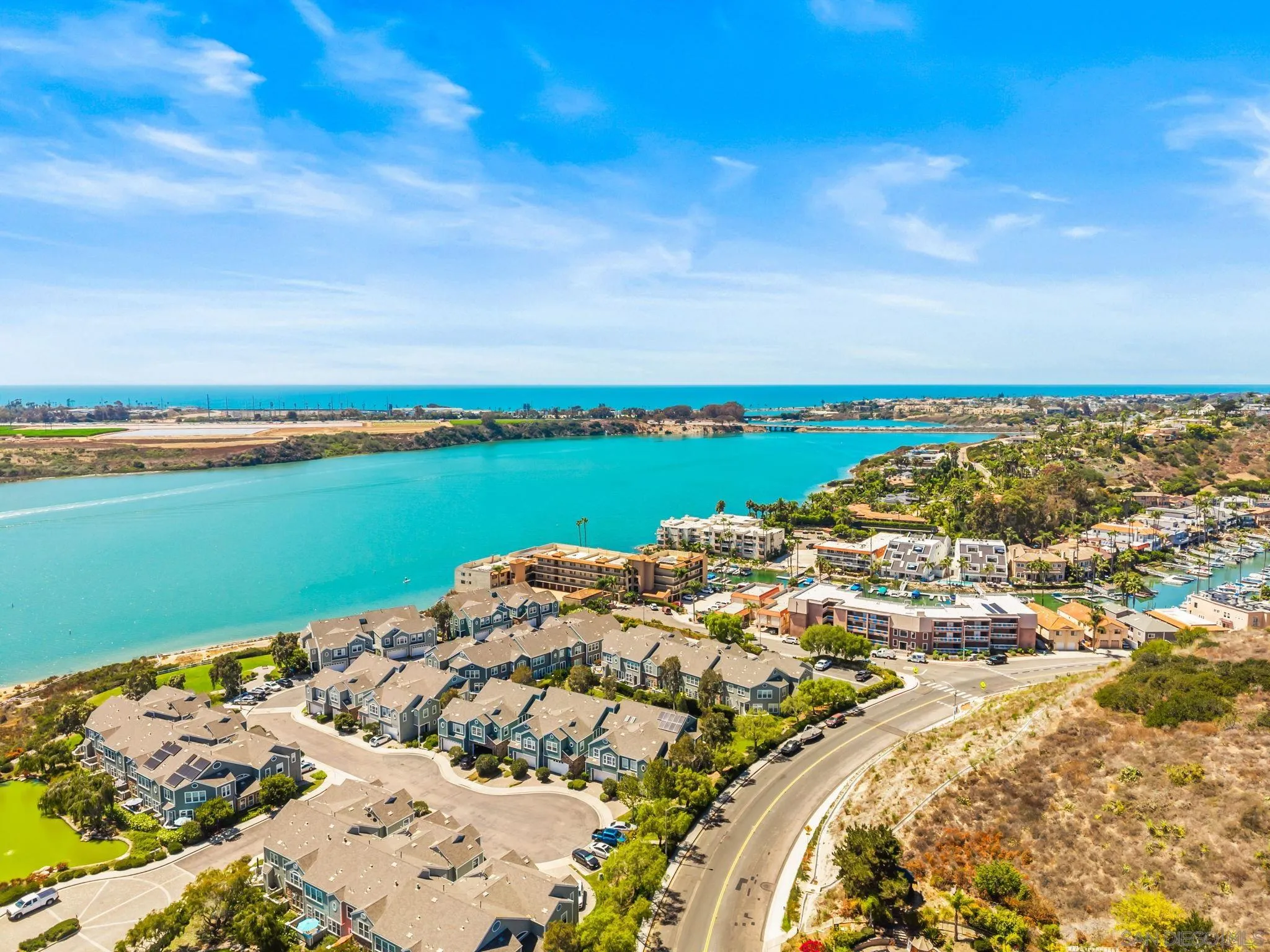 https://cdn.realtyfeed.com/cdn/127/260021324/3d9404cdfb12b6ec5ce7b38528c9ba34.webp