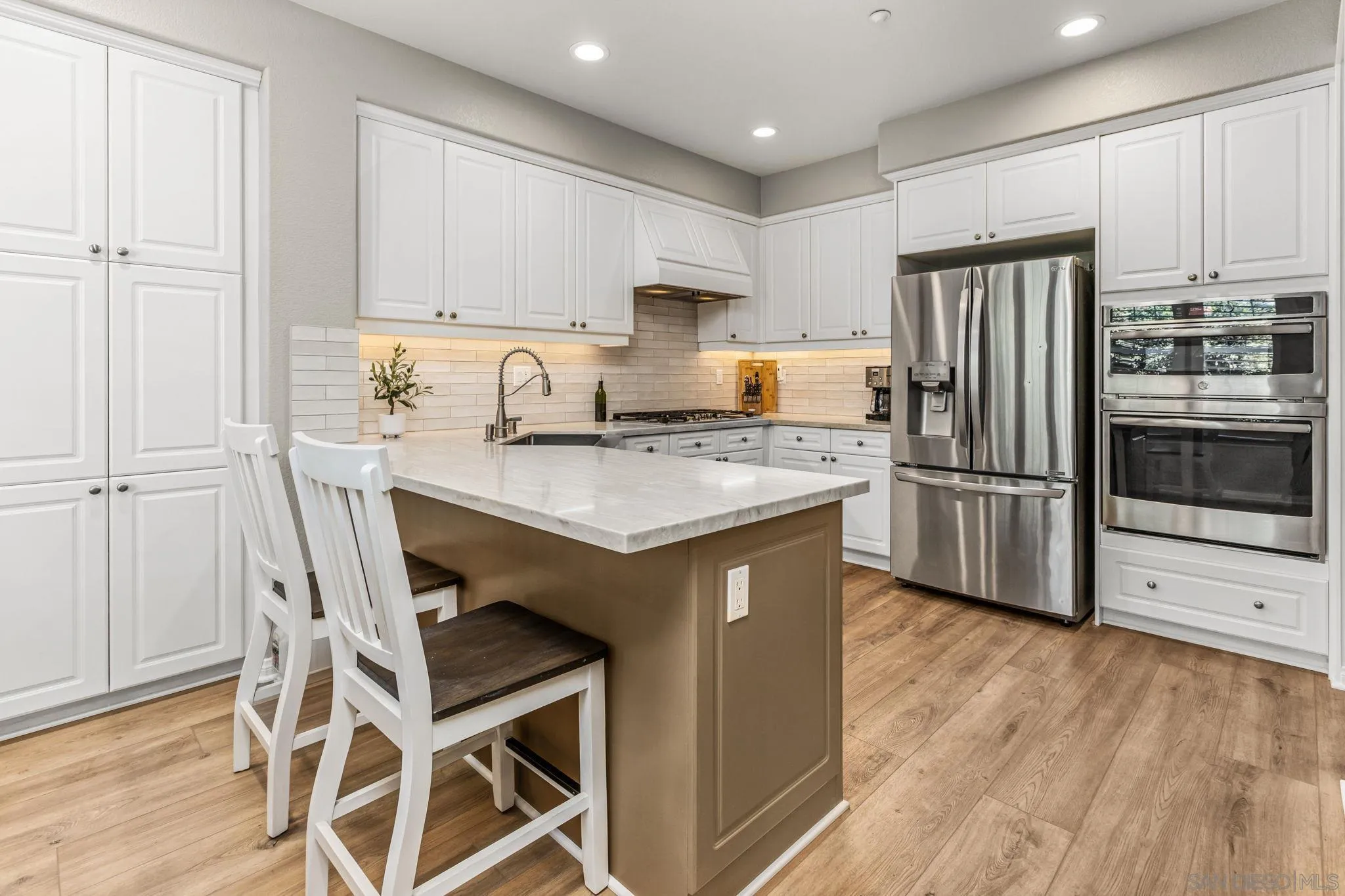 https://cdn.realtyfeed.com/cdn/127/260021324/cd801e4dd2842c6a4675215524f56f18.webp