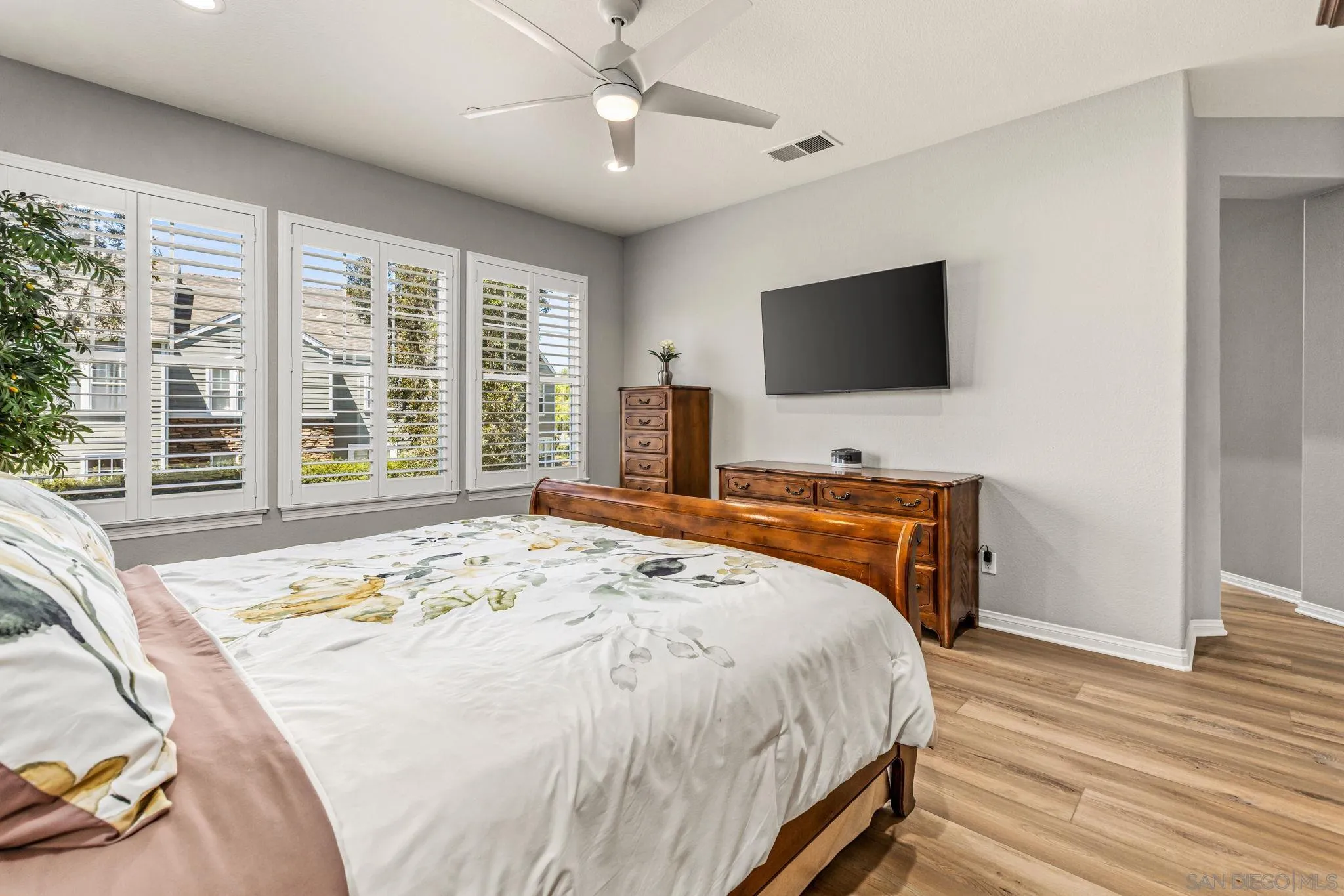 https://cdn.realtyfeed.com/cdn/127/260021324/ef701c323902fec226fd4ba701a45d4f.webp