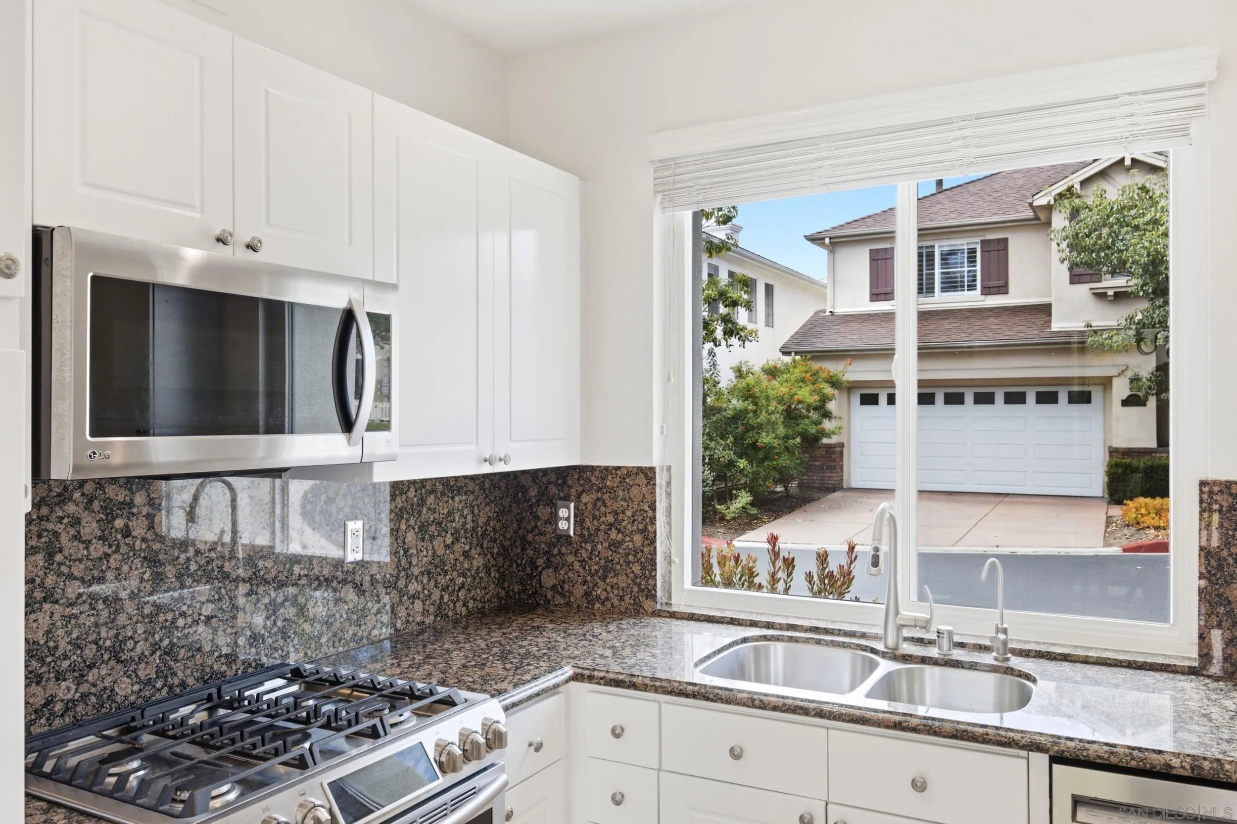 https://cdn.realtyfeed.com/cdn/127/260021326/183c05ec0d6bcdb599b66ee65993fcc9.webp