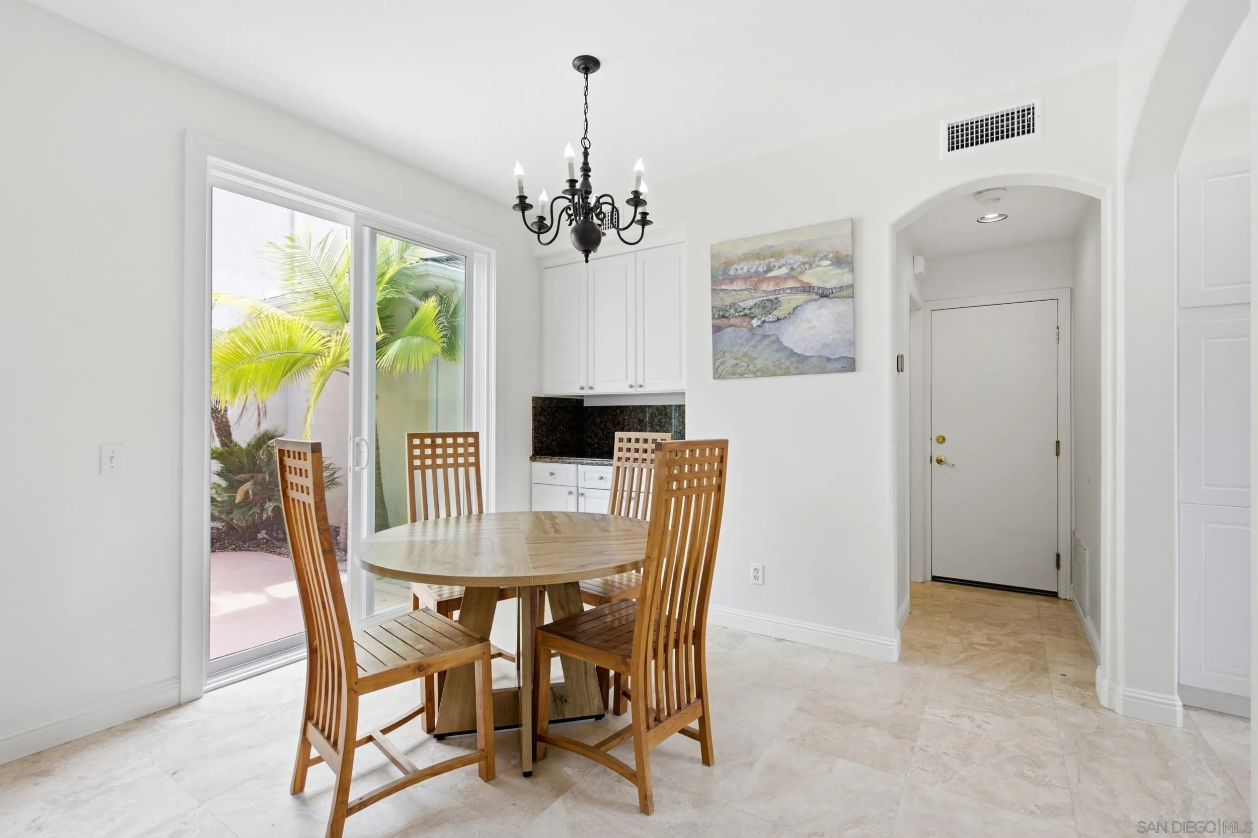 https://cdn.realtyfeed.com/cdn/127/260021326/1d3cd6ac8092ea7ab8aa35af3907fbc9.webp