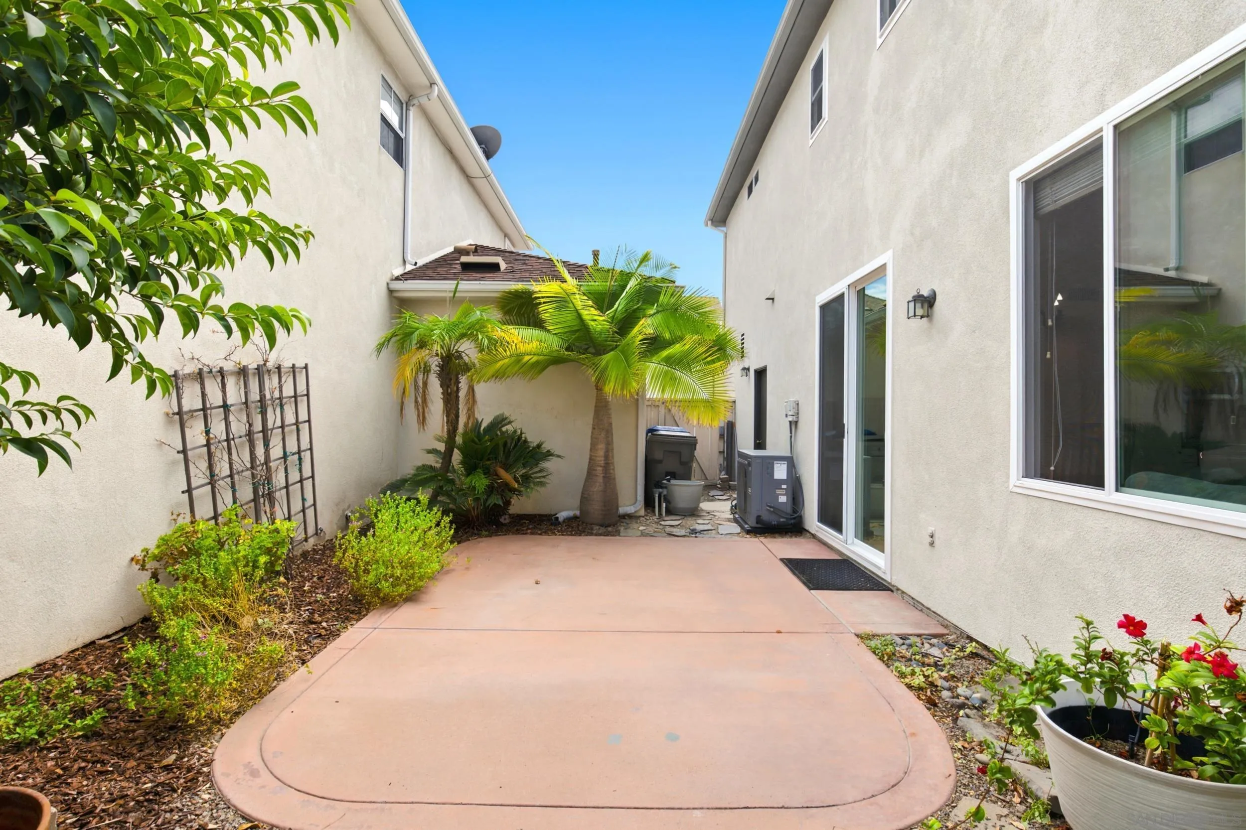 https://cdn.realtyfeed.com/cdn/127/260021326/63bcd5084f9817b9ab34a35ed433827c.webp