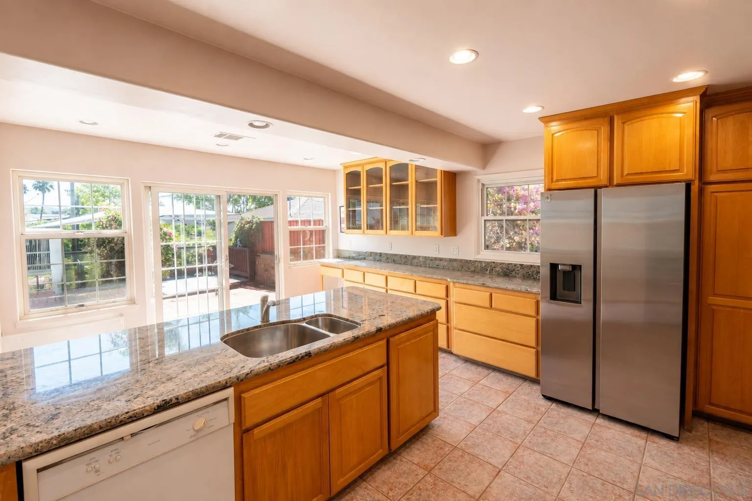 https://cdn.realtyfeed.com/cdn/127/260021333/00b8375f45f6ff05b22c5907078be72d.webp