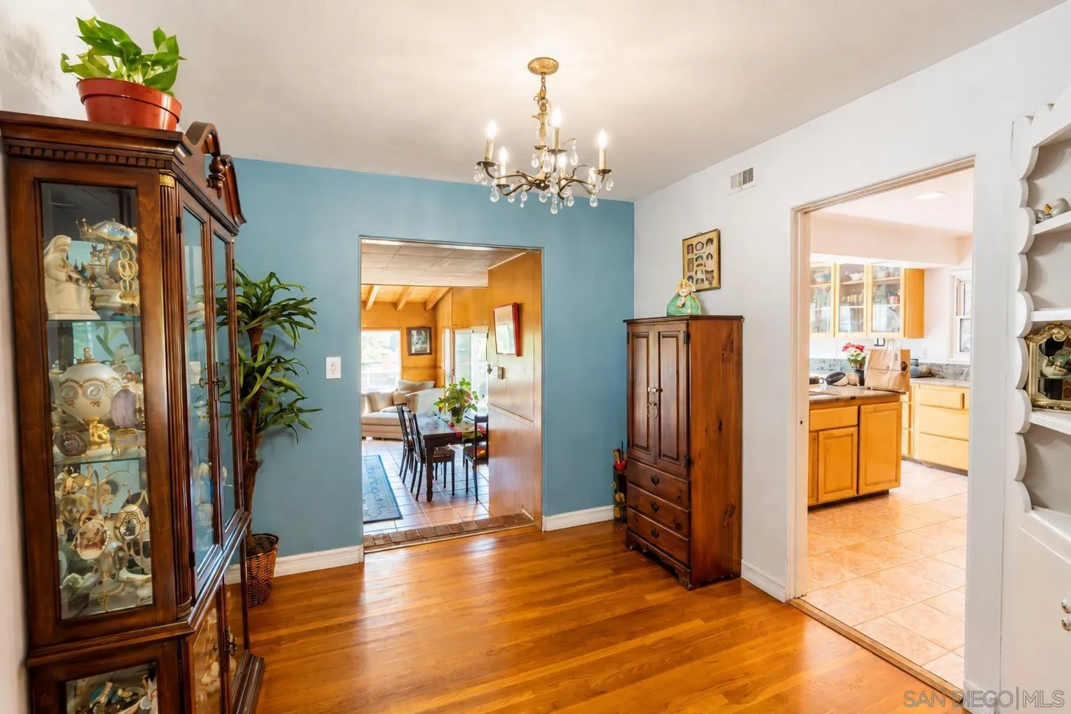 https://cdn.realtyfeed.com/cdn/127/260021333/ff5d90fb0c6d4aba4a7078a13004ebdc.webp