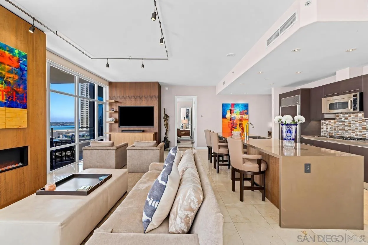 https://cdn.realtyfeed.com/cdn/127/260021335/06c7236f81e5bbfbd1a07a3837a7589c.webp