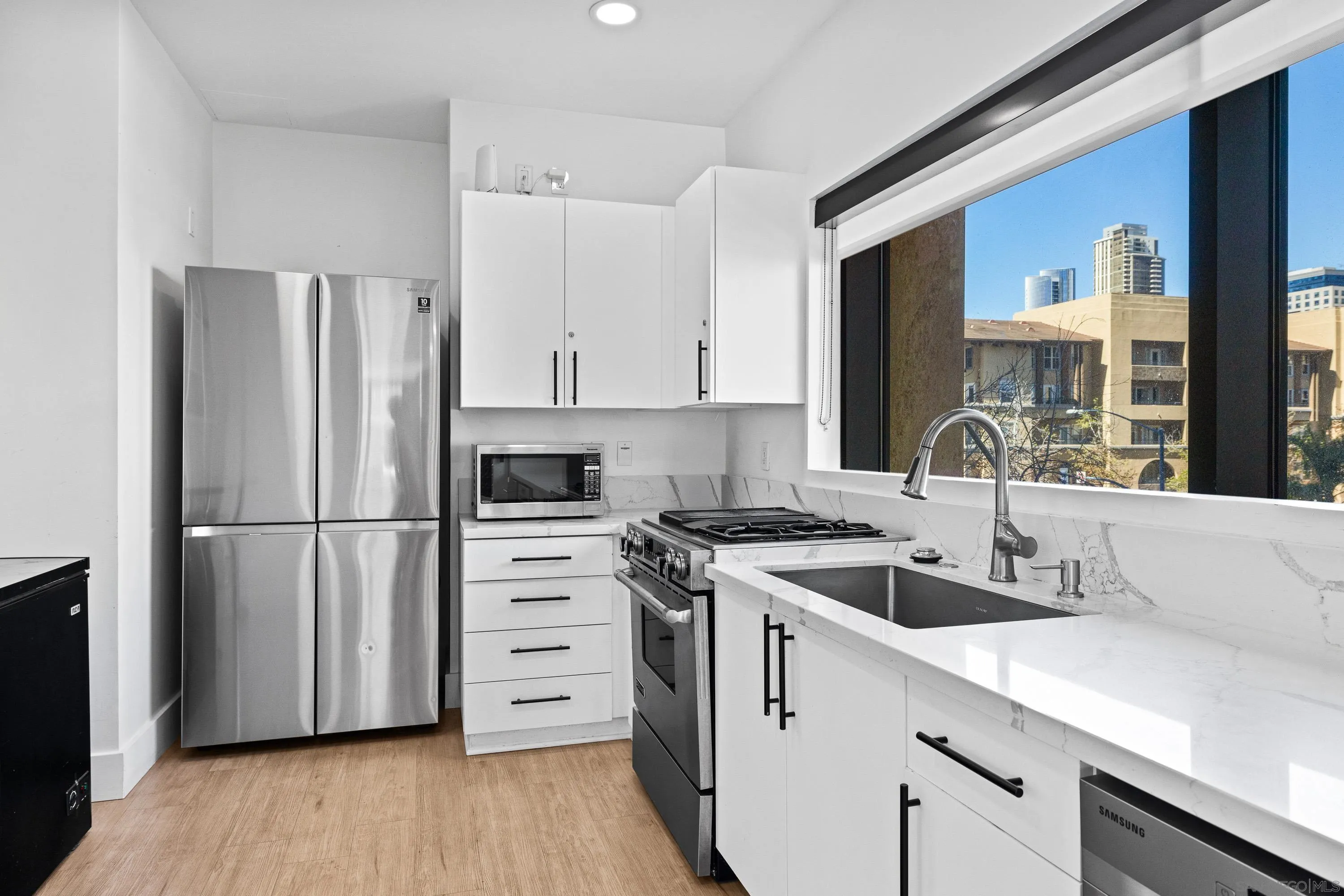 https://cdn.realtyfeed.com/cdn/127/260021335/bfac797d34ead6ec175cde897ab2d28a.webp